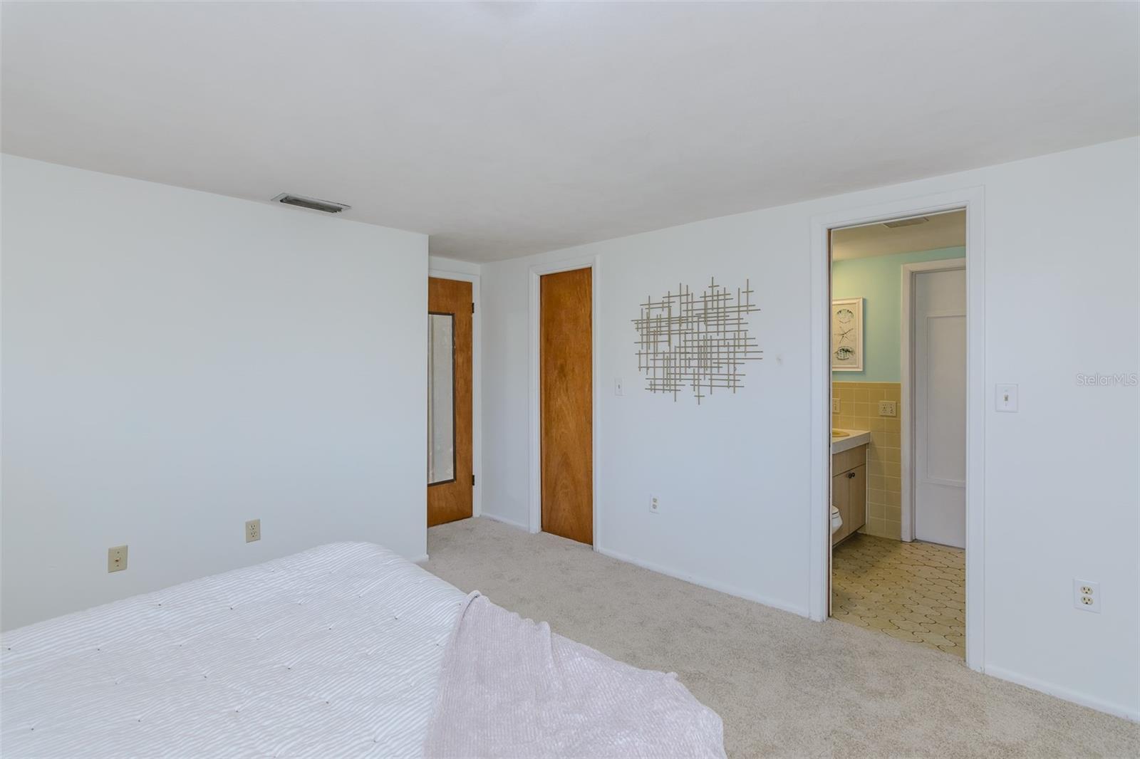 Image 22 of 38 For 9205 Ledgestone Lane