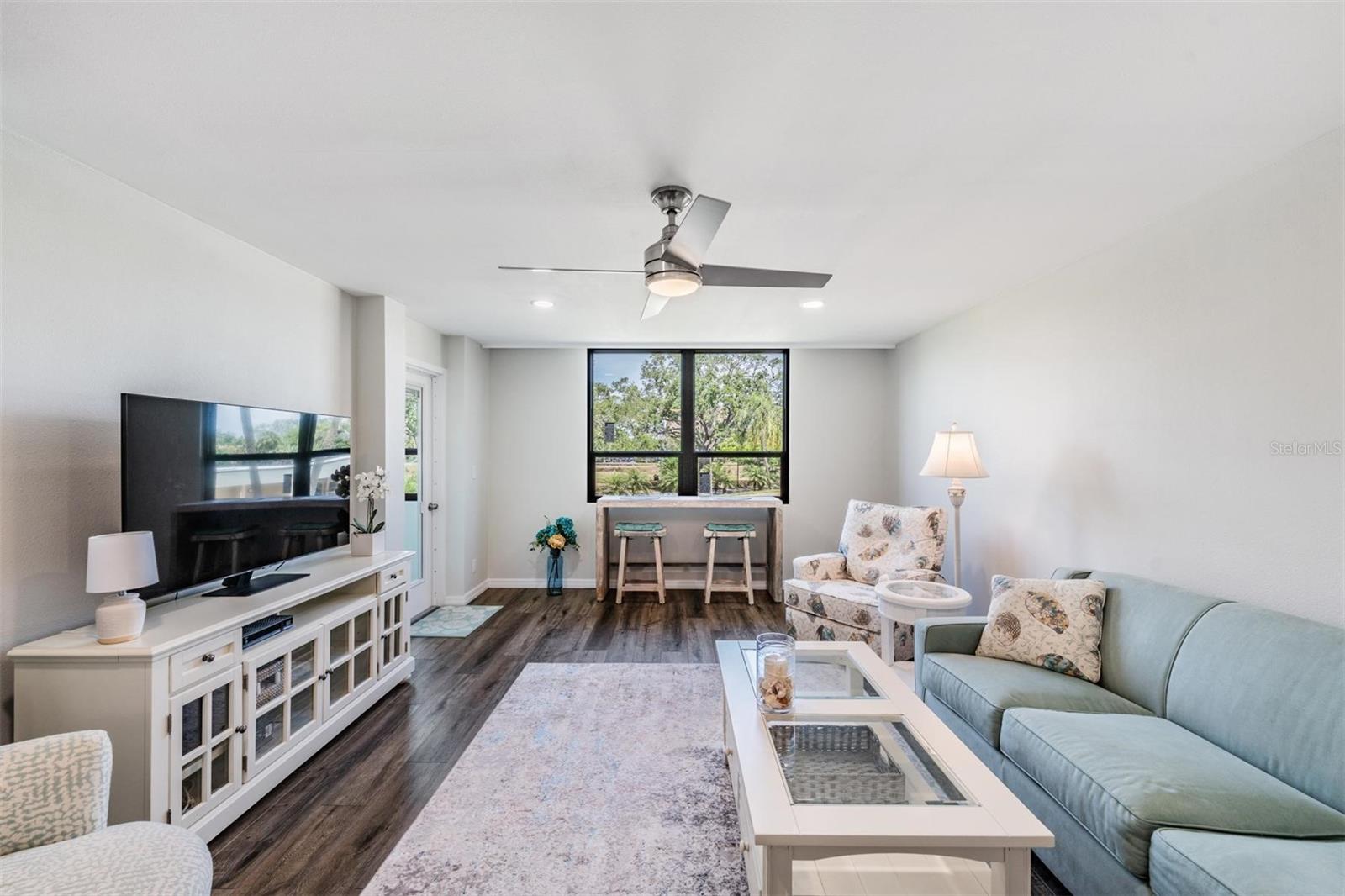 Image 10 of 44 For 2621 Cove Cay Drive 204