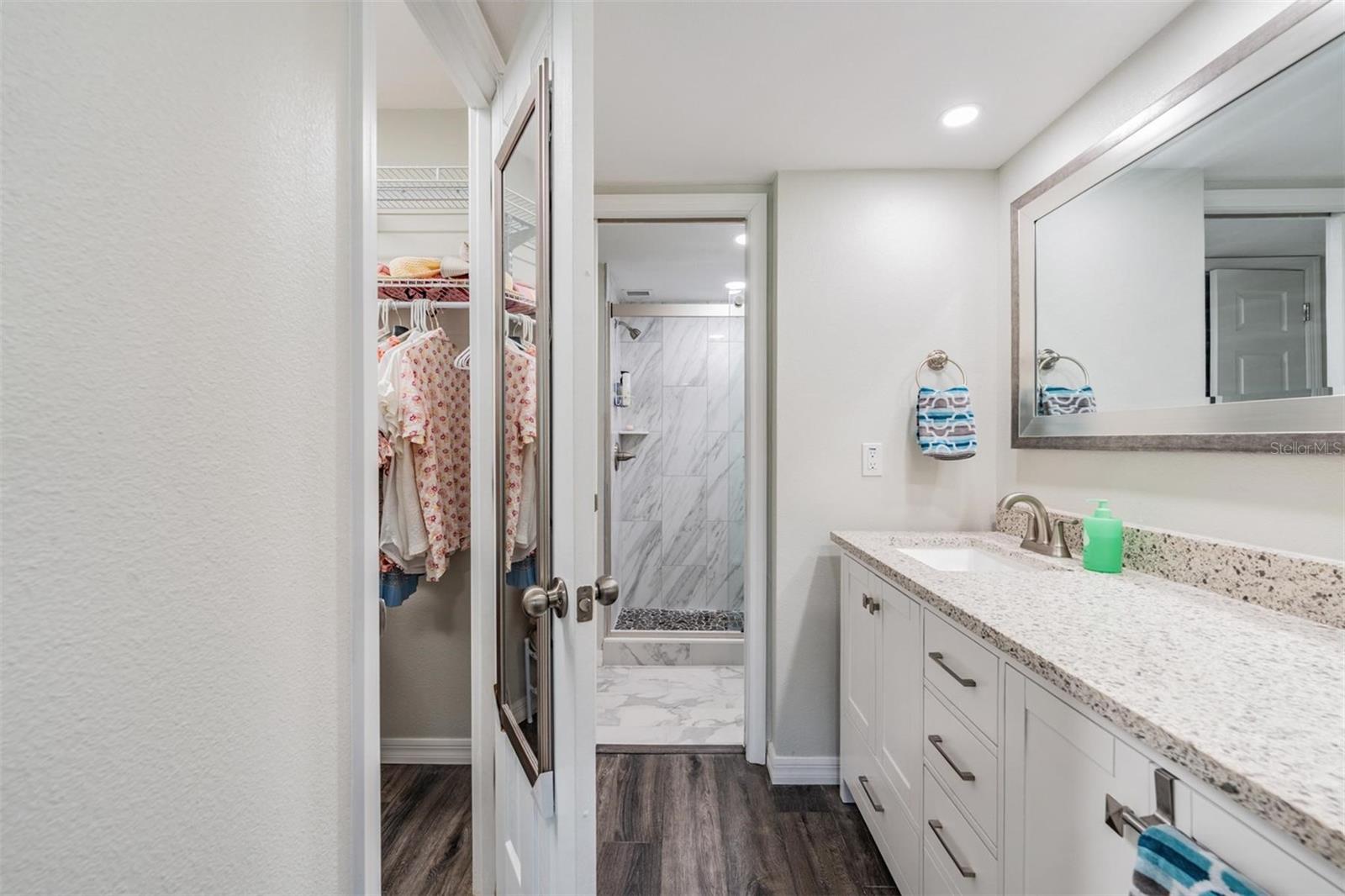 Image 18 of 44 For 2621 Cove Cay Drive 204