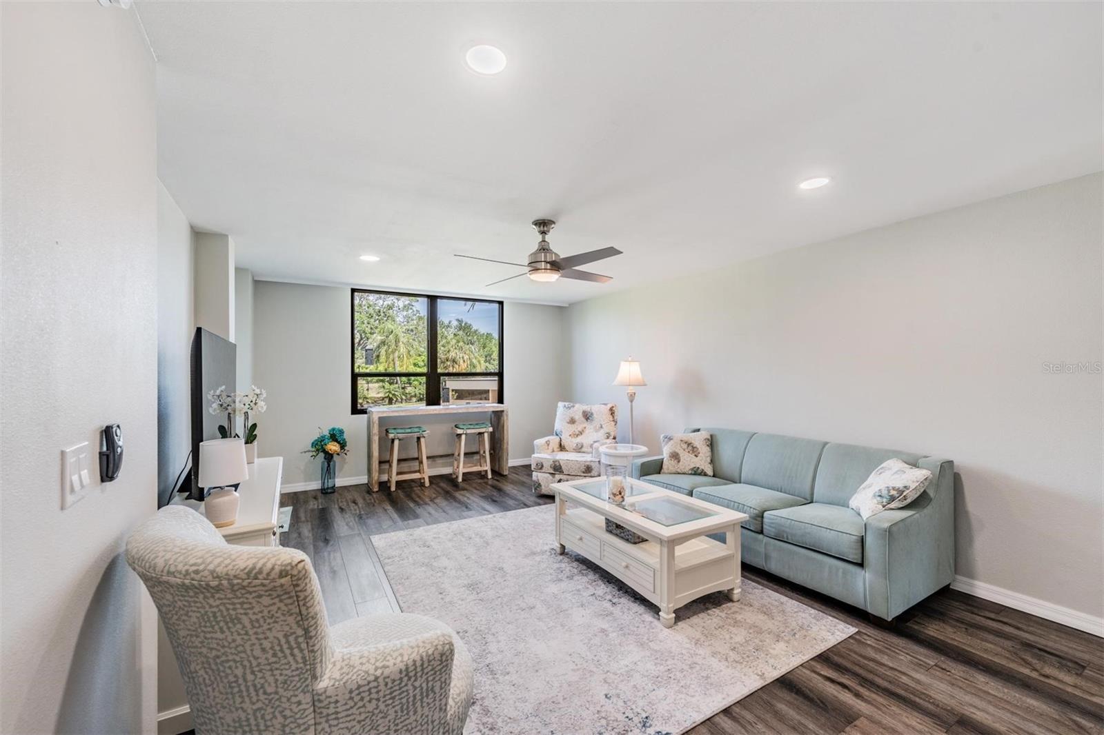 Image 9 of 44 For 2621 Cove Cay Drive 204