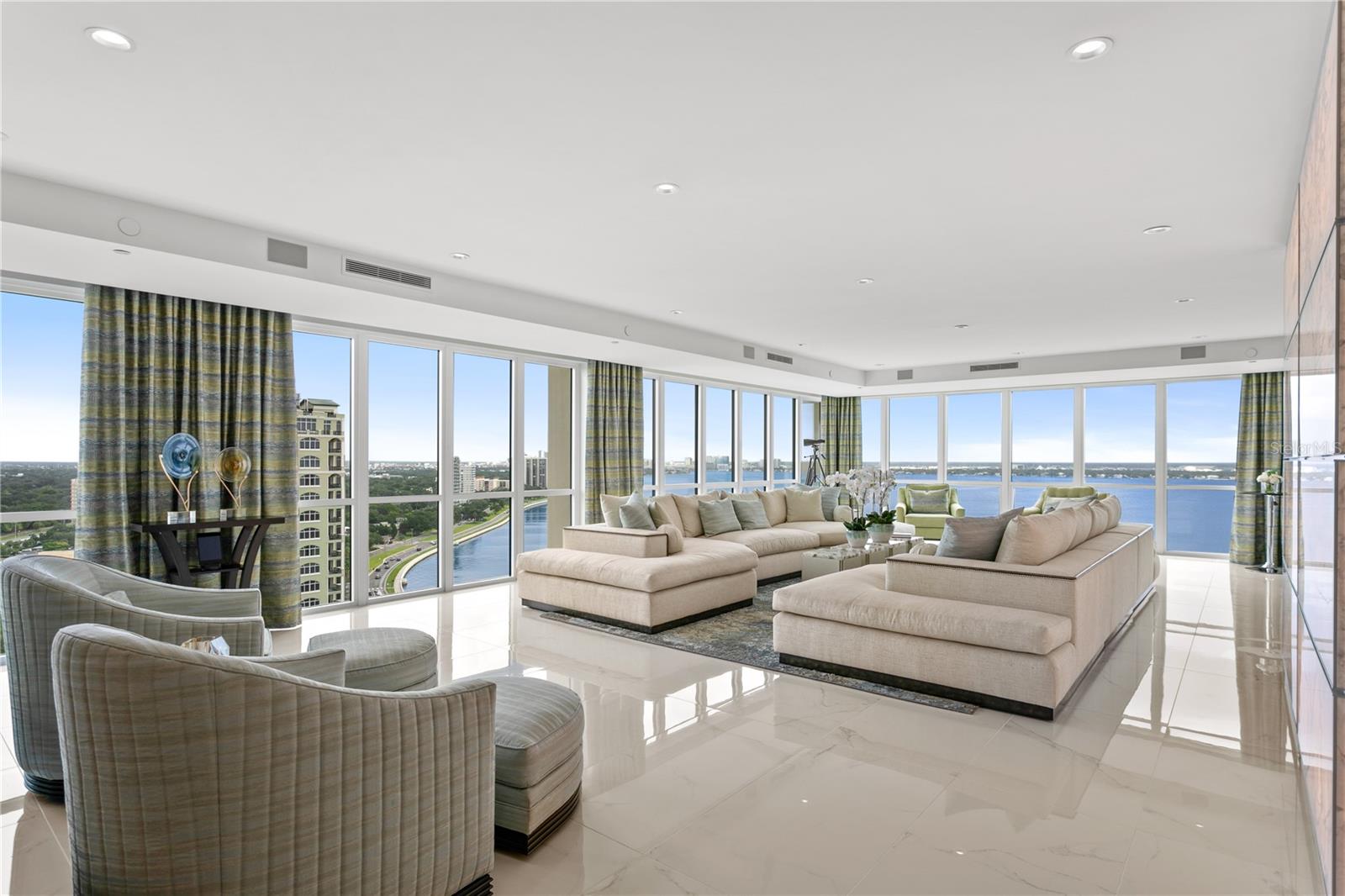 Image 2 of 64 For 3301 Bayshore Boulevard 2401e