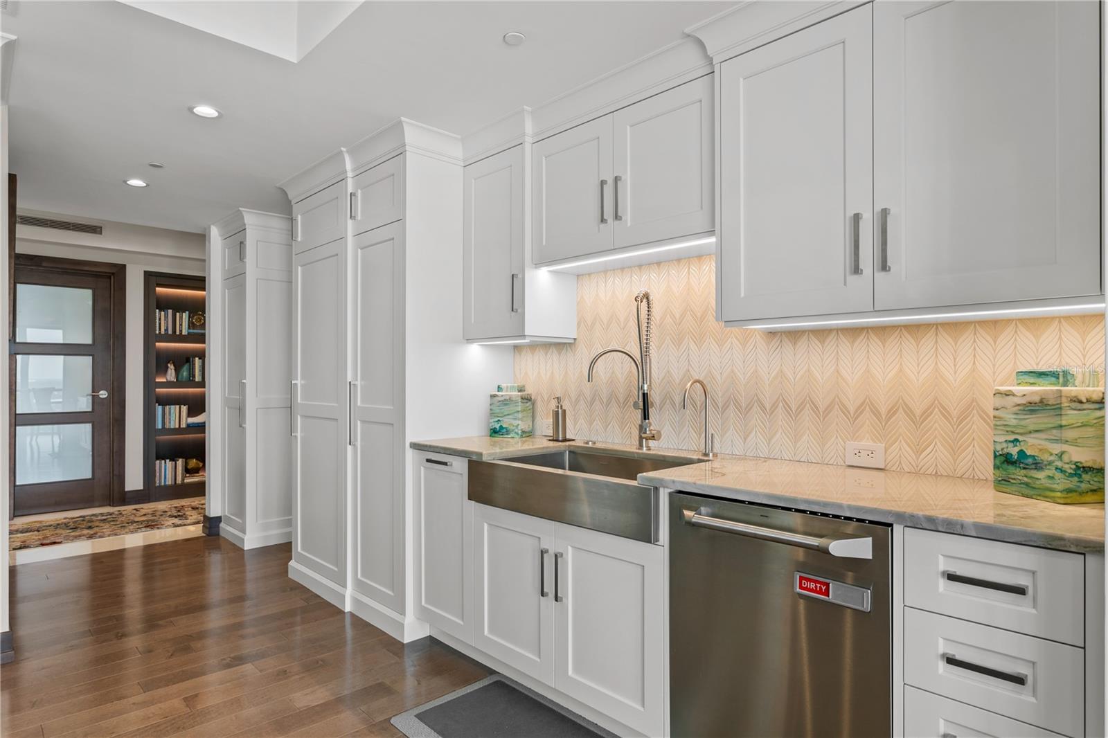 Image 23 of 64 For 3301 Bayshore Boulevard 2401e