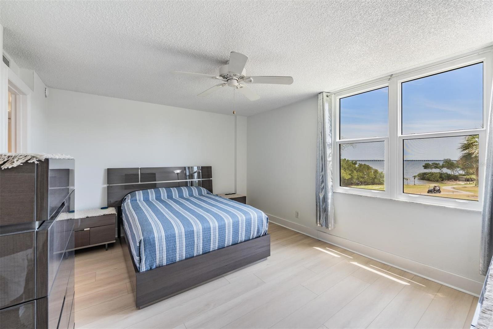 Image 15 of 52 For 2616 Cove Cay Drive 301