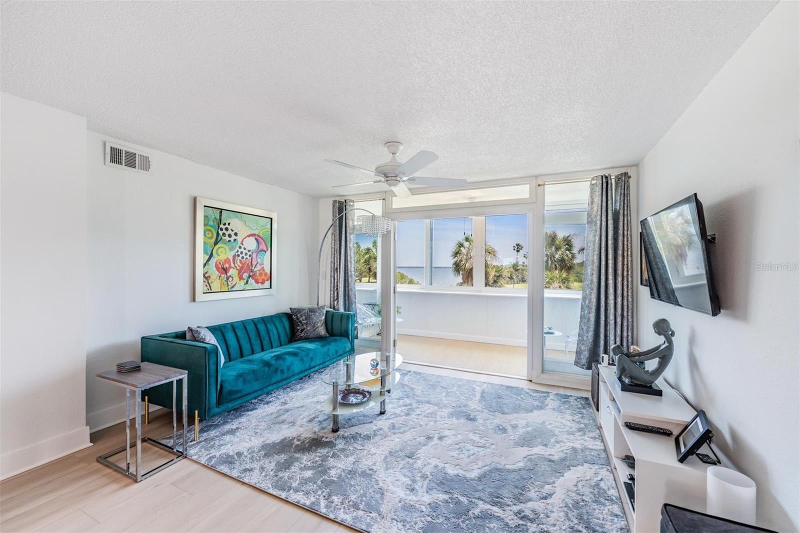 Image 9 of 52 For 2616 Cove Cay Drive 301