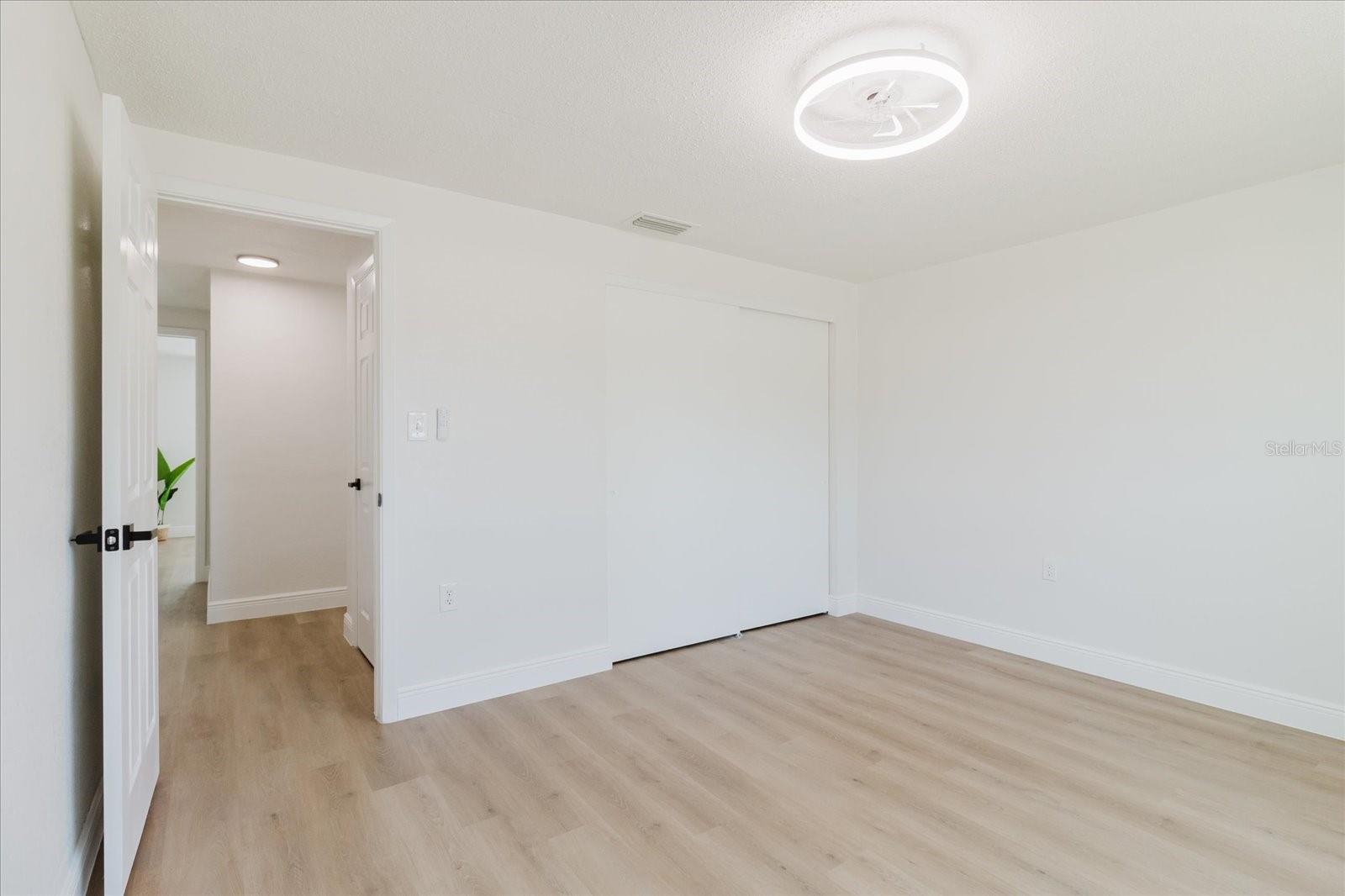 Listing photo id 15 for 7031 Brentwood Drive