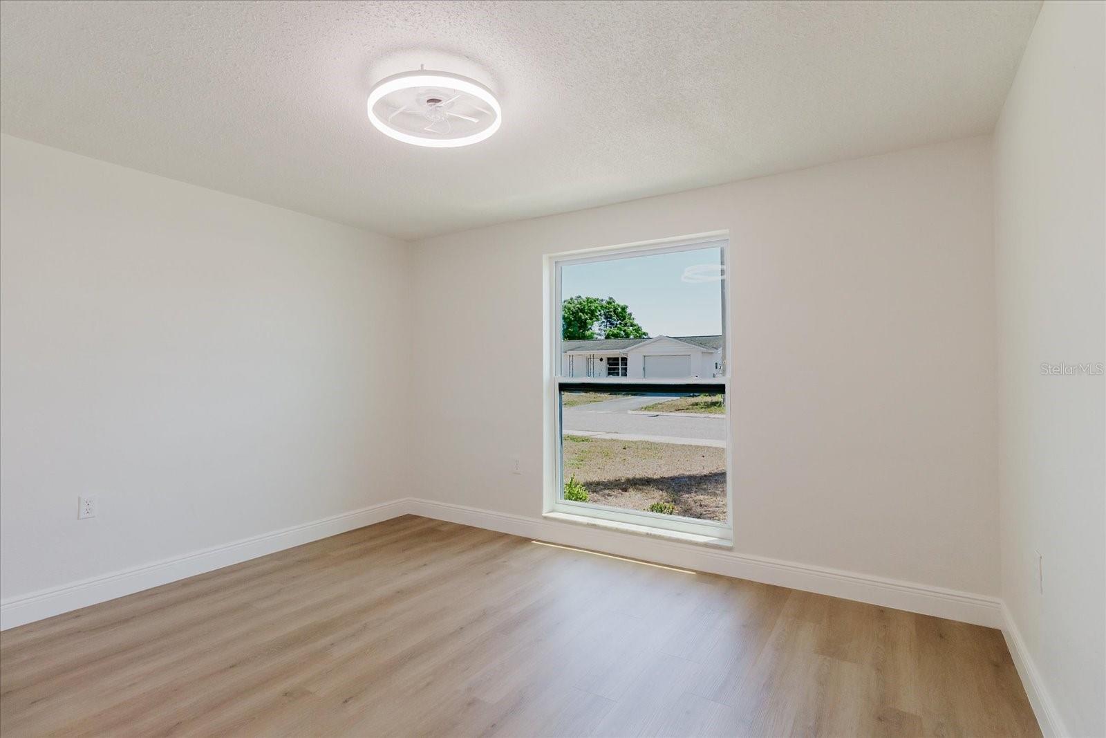 Listing photo id 16 for 7031 Brentwood Drive