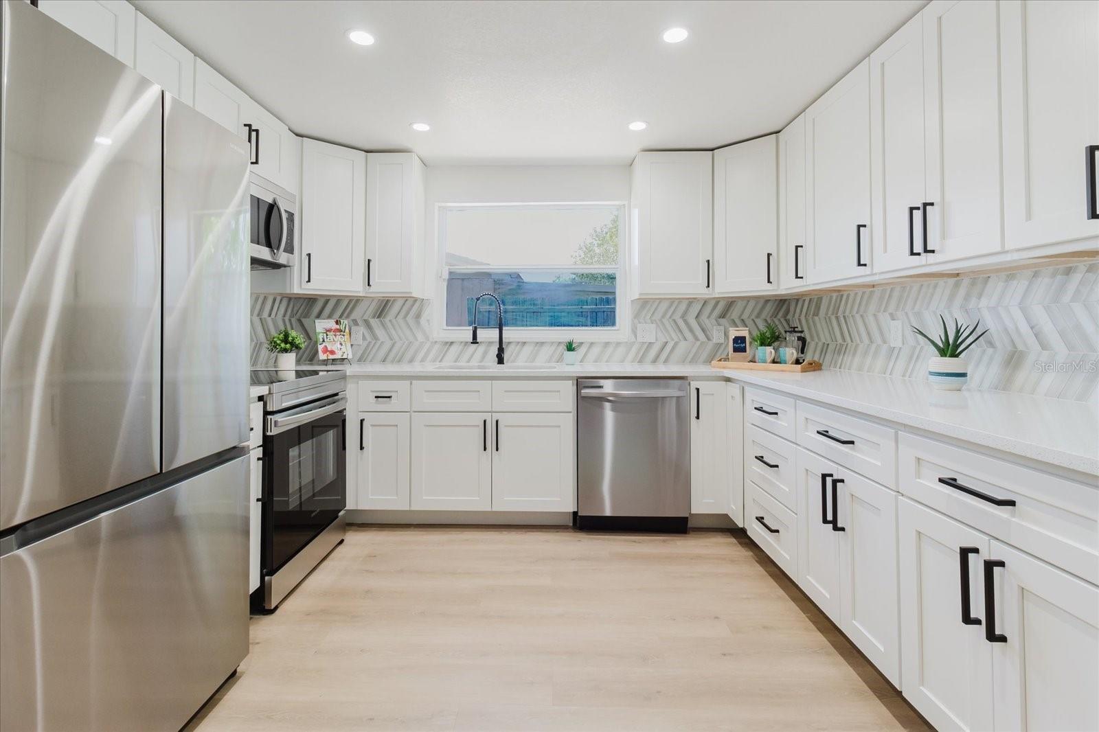 Listing photo id 1 for 7031 Brentwood Drive