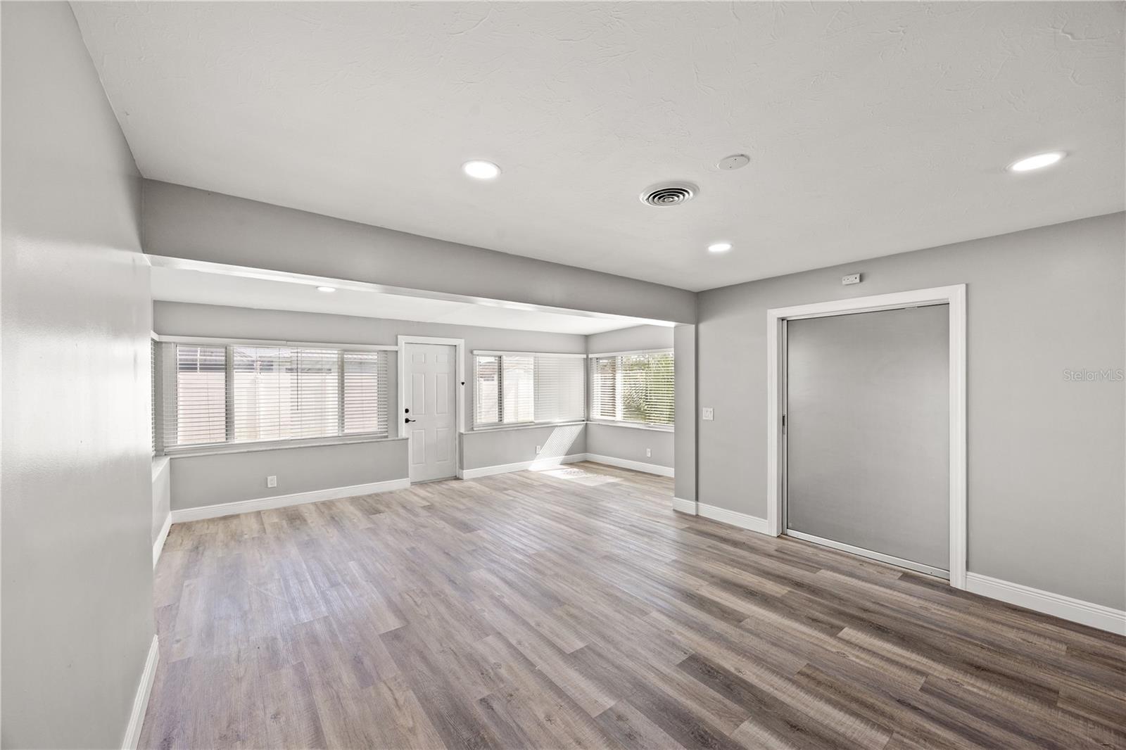 Image 4 of 20 For 1002 Fruitland Avenue