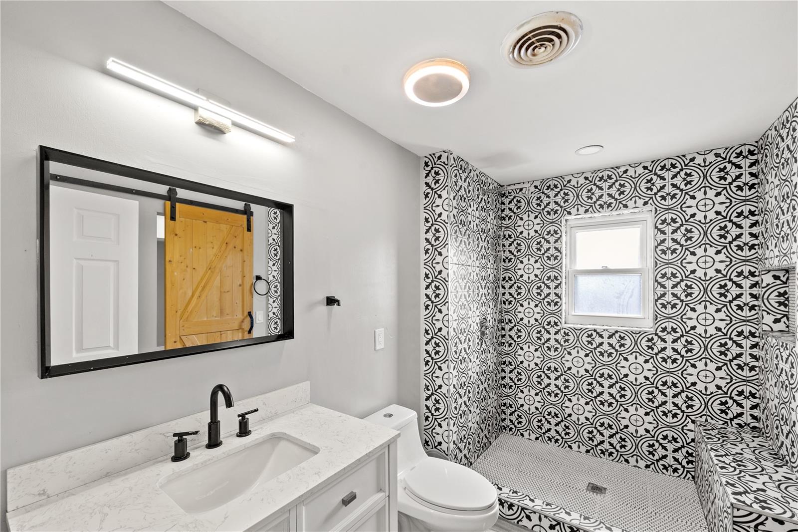 Image 5 of 20 For 1002 Fruitland Avenue