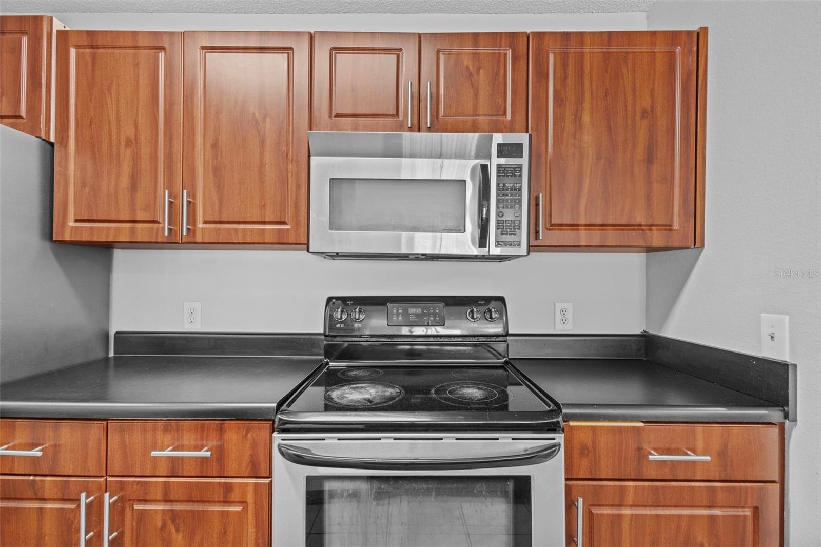 Image 10 of 28 For 9481 Highland Oak Drive 305