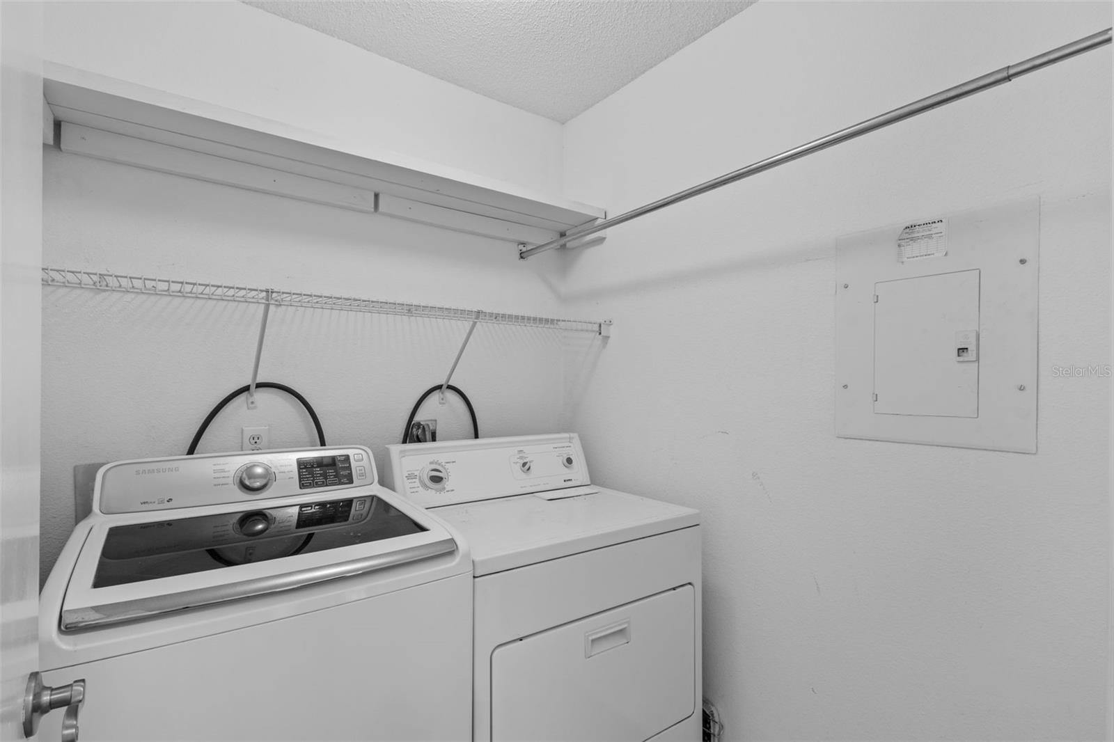 Image 13 of 28 For 9481 Highland Oak Drive 305