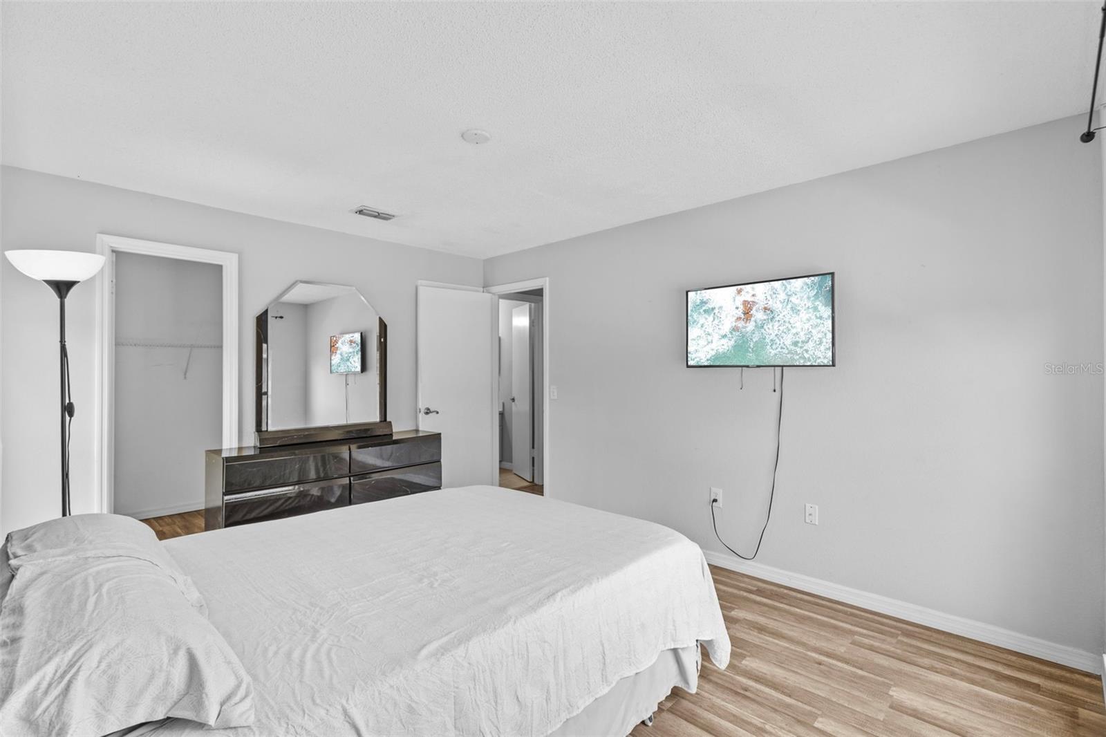 Image 15 of 28 For 9481 Highland Oak Drive 305