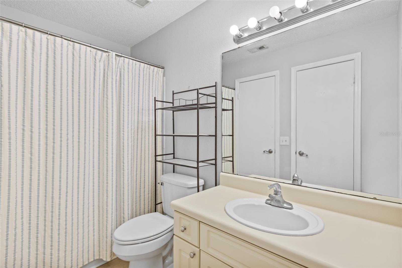 Image 19 of 28 For 9481 Highland Oak Drive 305