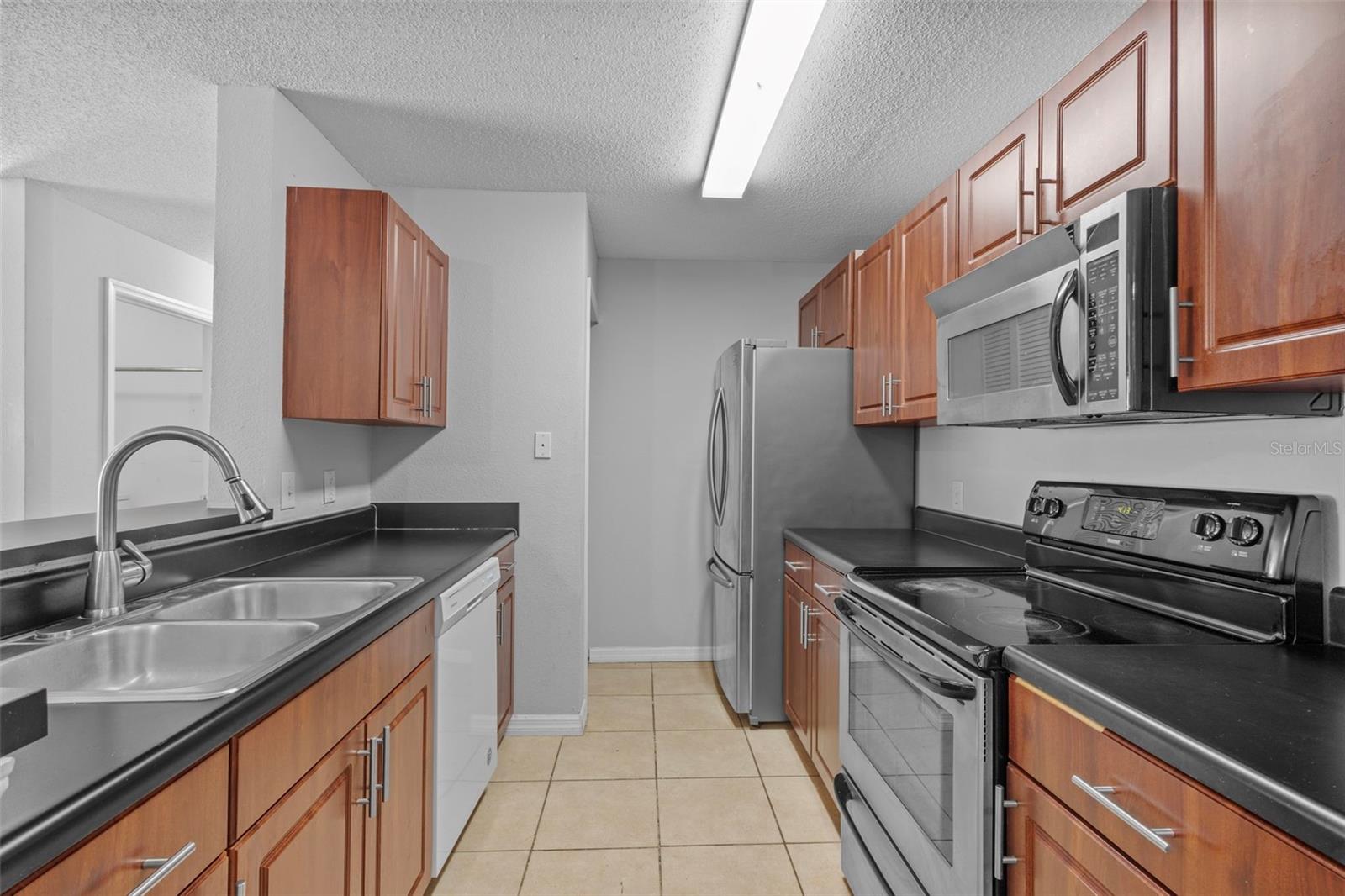 Image 8 of 28 For 9481 Highland Oak Drive 305