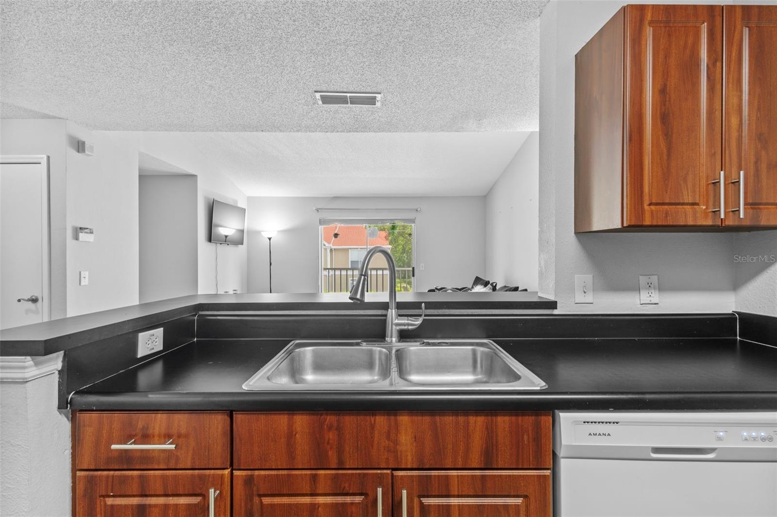 Image 9 of 28 For 9481 Highland Oak Drive 305