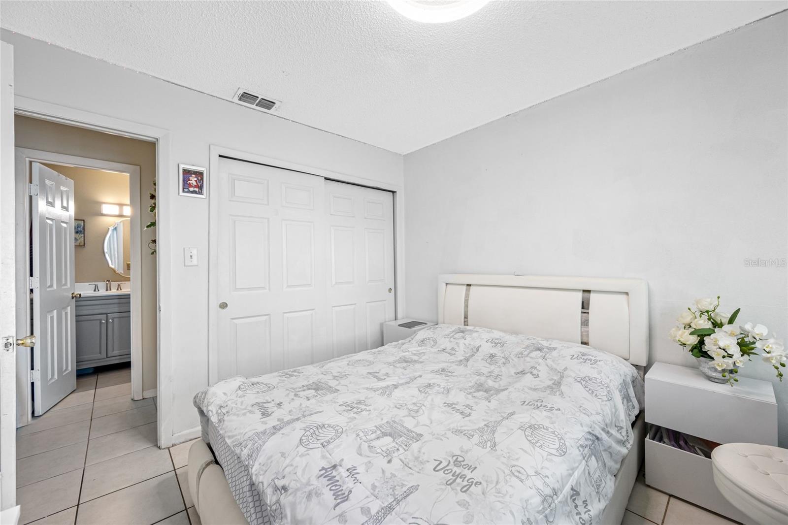 Image 14 of 15 For 4414 Clark Avenue 11