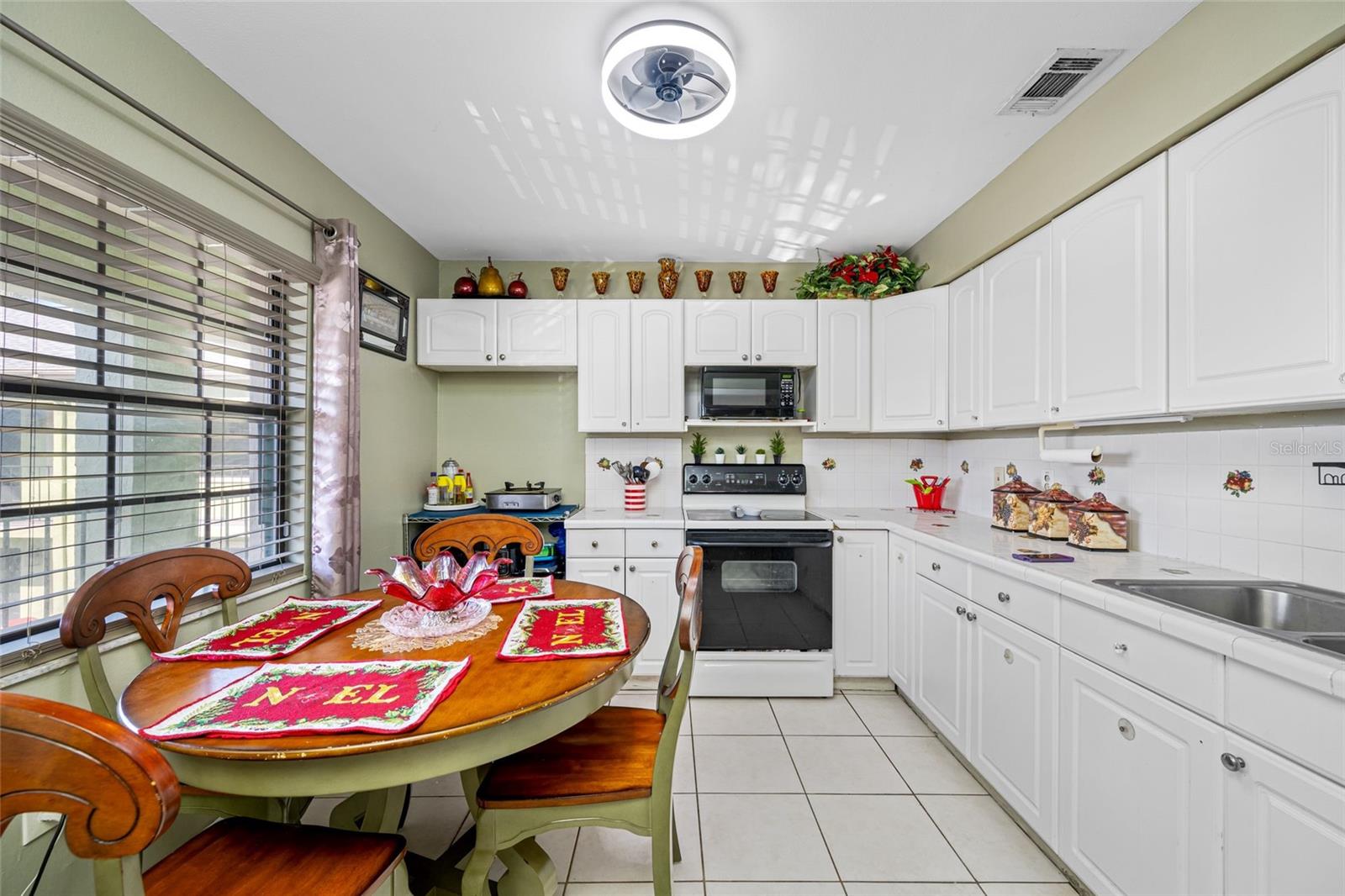 Image 5 of 15 For 4414 Clark Avenue 11