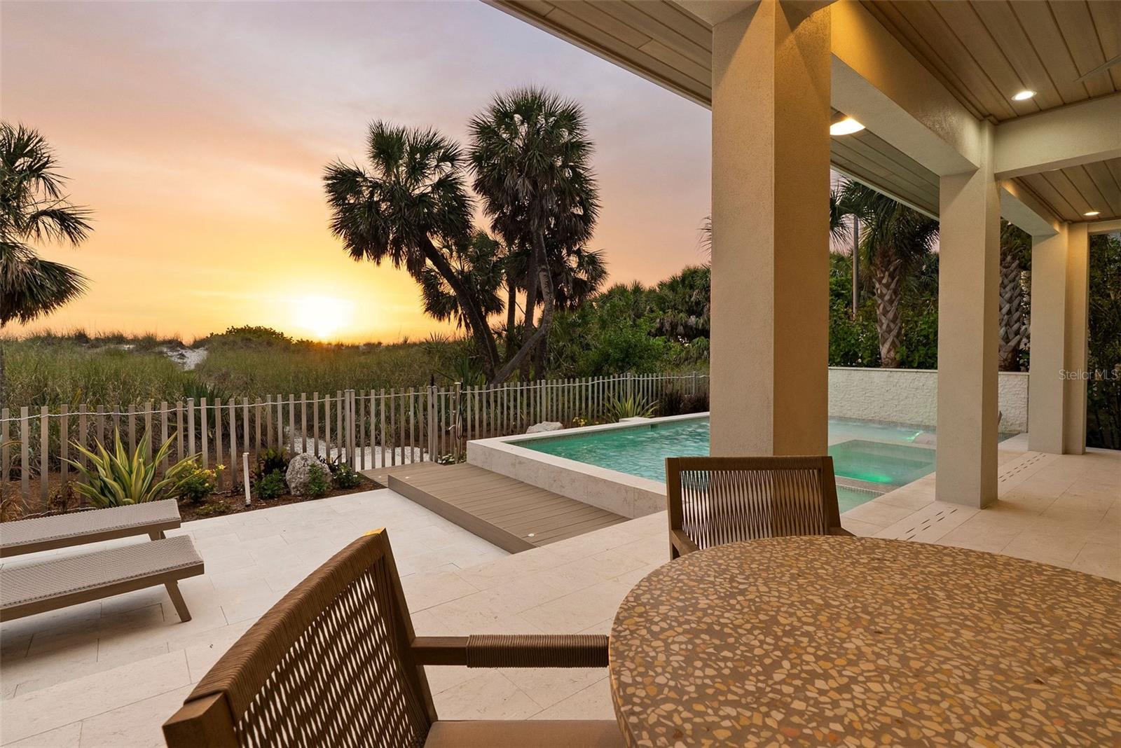 Image 36 of 40 For 2807 Sunset Way