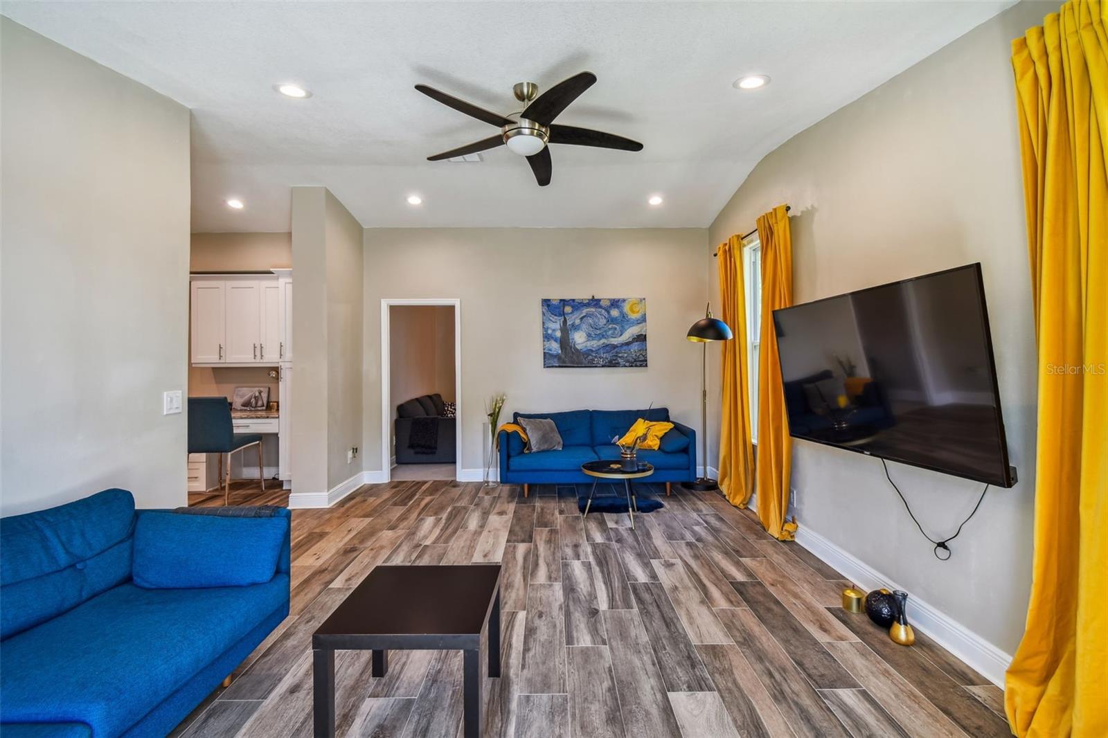 Image 22 of 43 For 503 Tangerine Drive