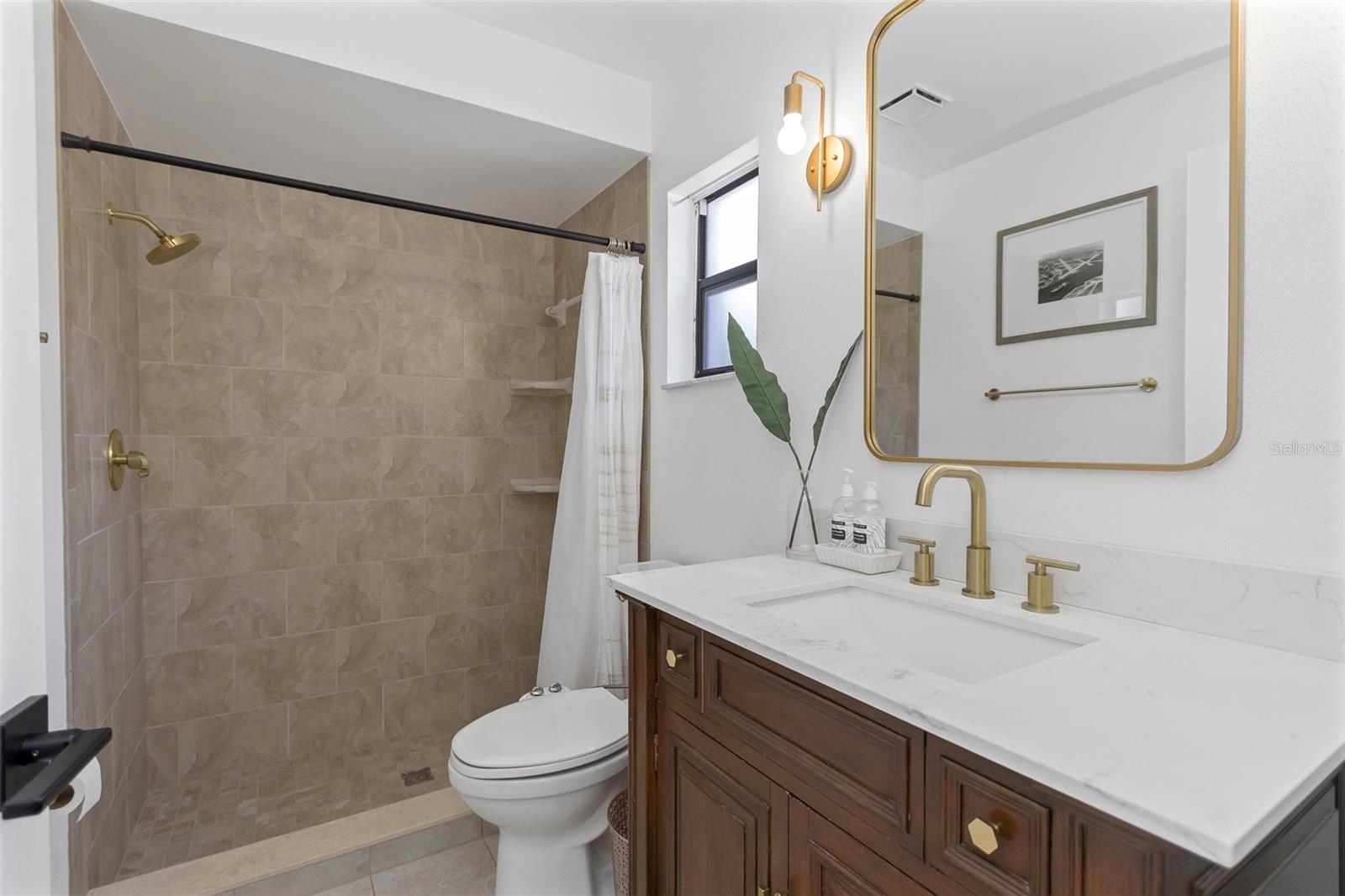Image 14 of 55 For 14007 Middleton Way