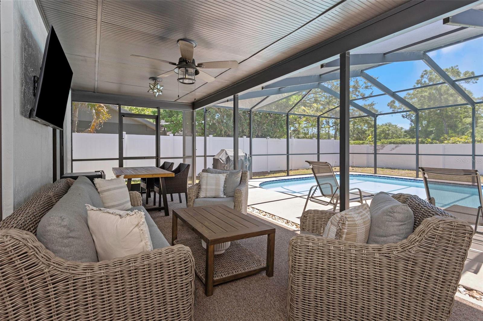 Image 34 of 55 For 14007 Middleton Way