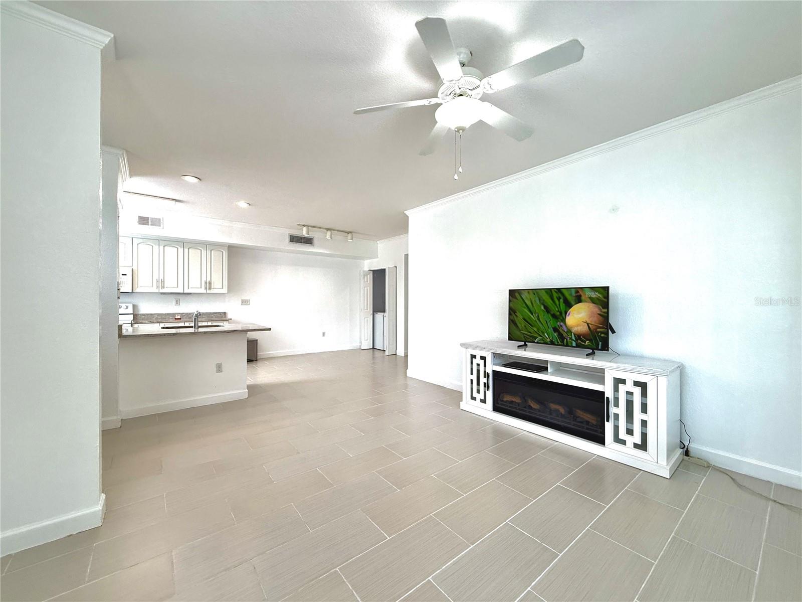 Image 17 of 25 For 9650 Lake Chase Island Way 9650