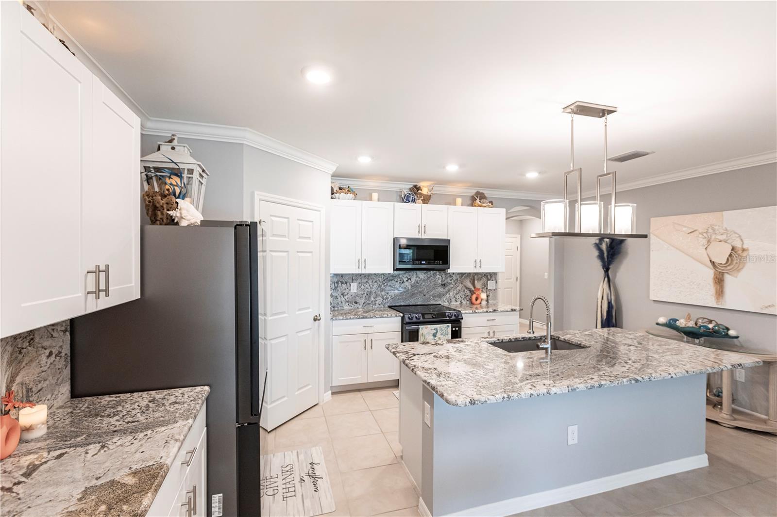Image 12 of 59 For 25317 Lenox Circle