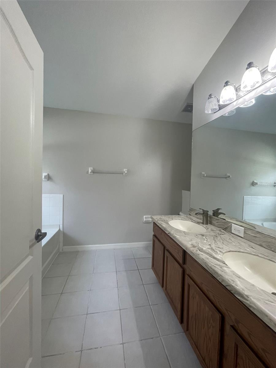 Image 39 of 100 For 10460 Lucaya Drive