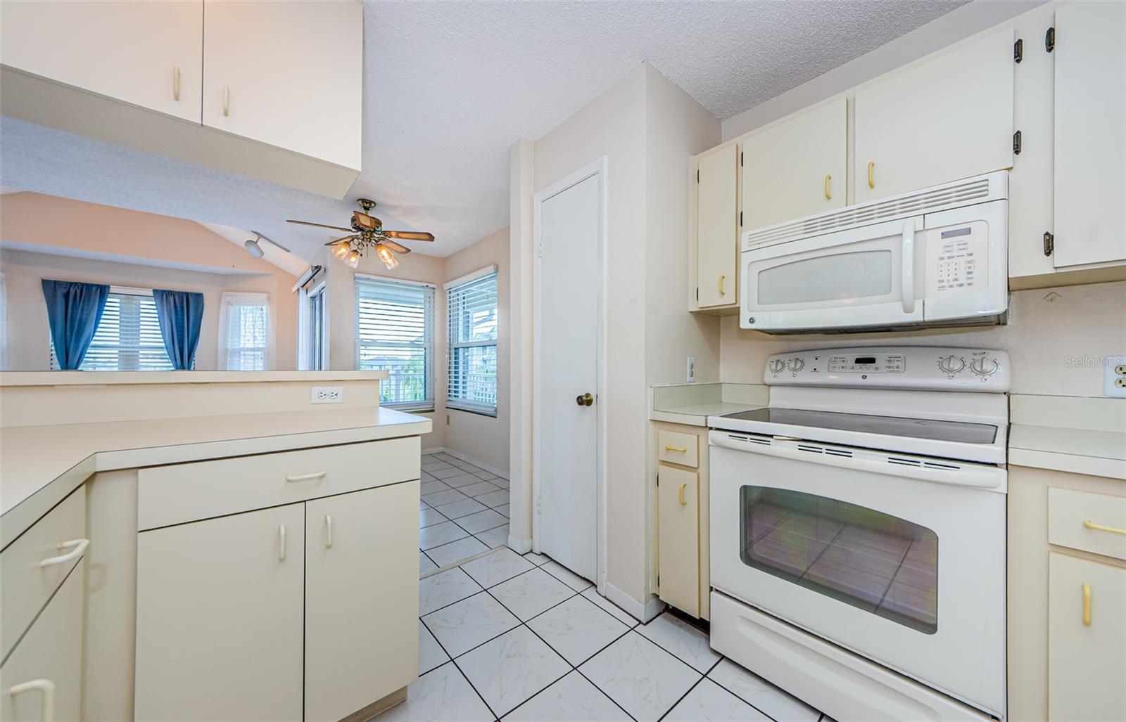 Image 10 of 65 For 5712 Biscayne Court 205