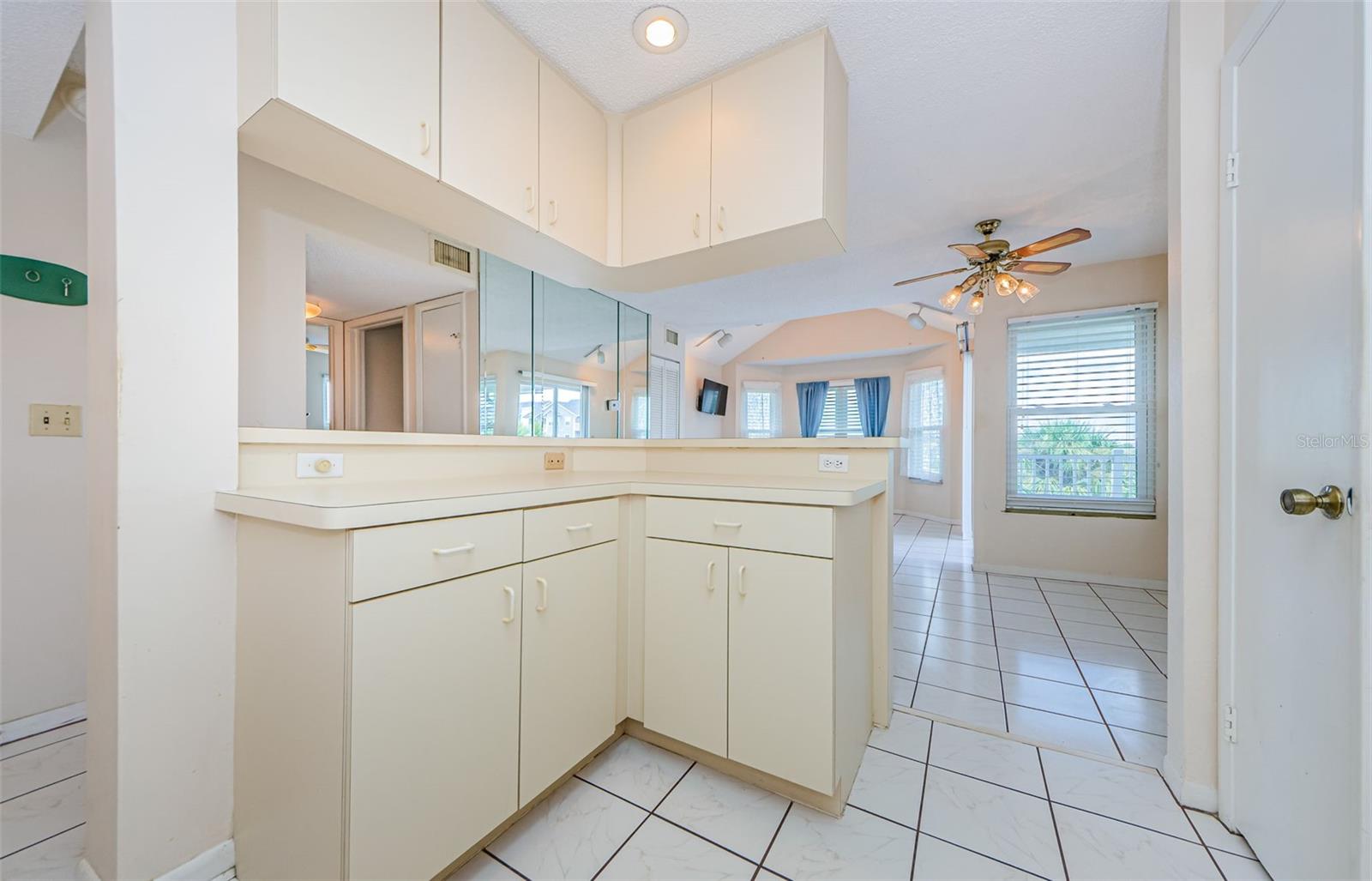 Image 12 of 65 For 5712 Biscayne Court 205