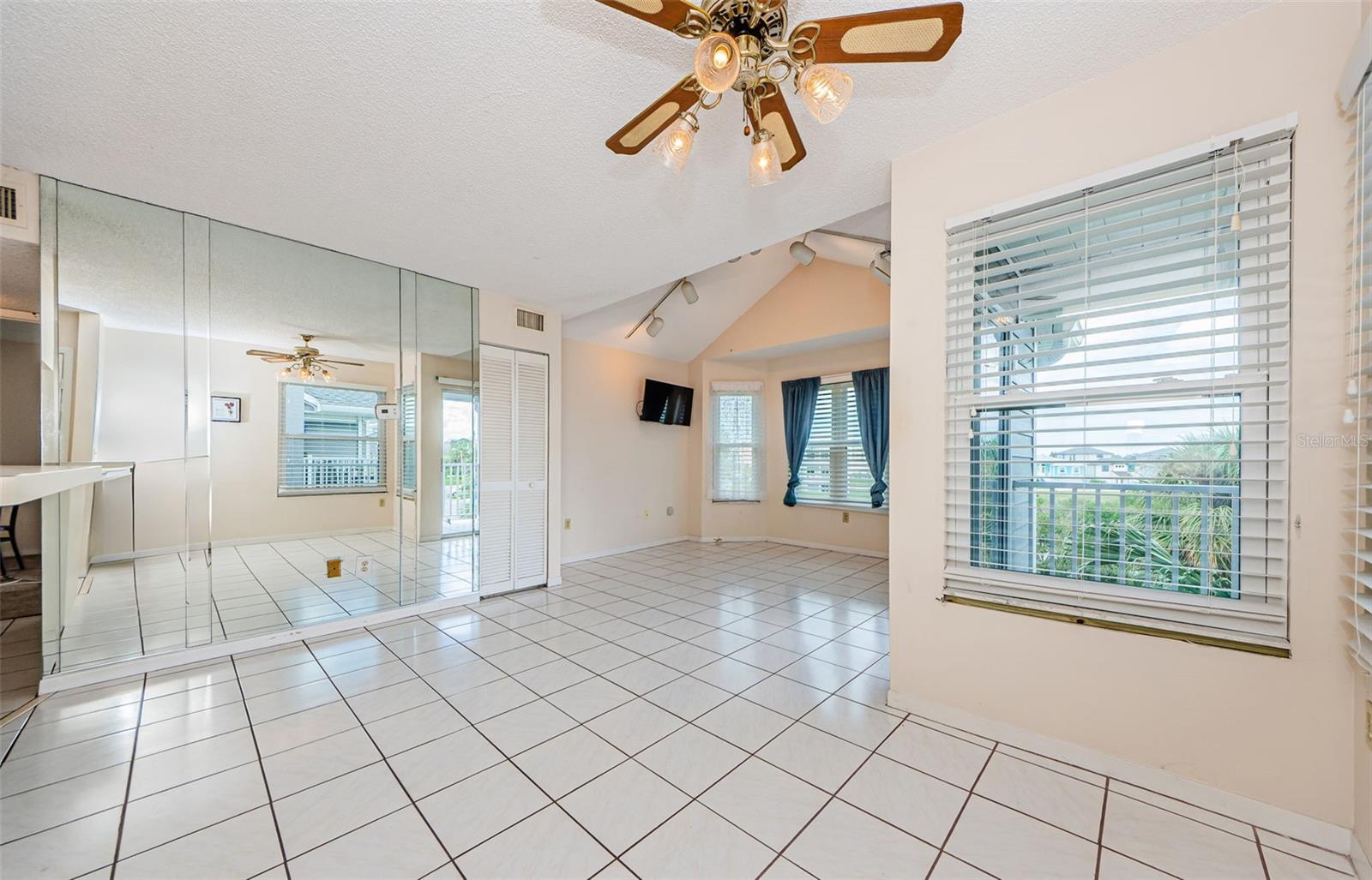 Image 19 of 65 For 5712 Biscayne Court 205