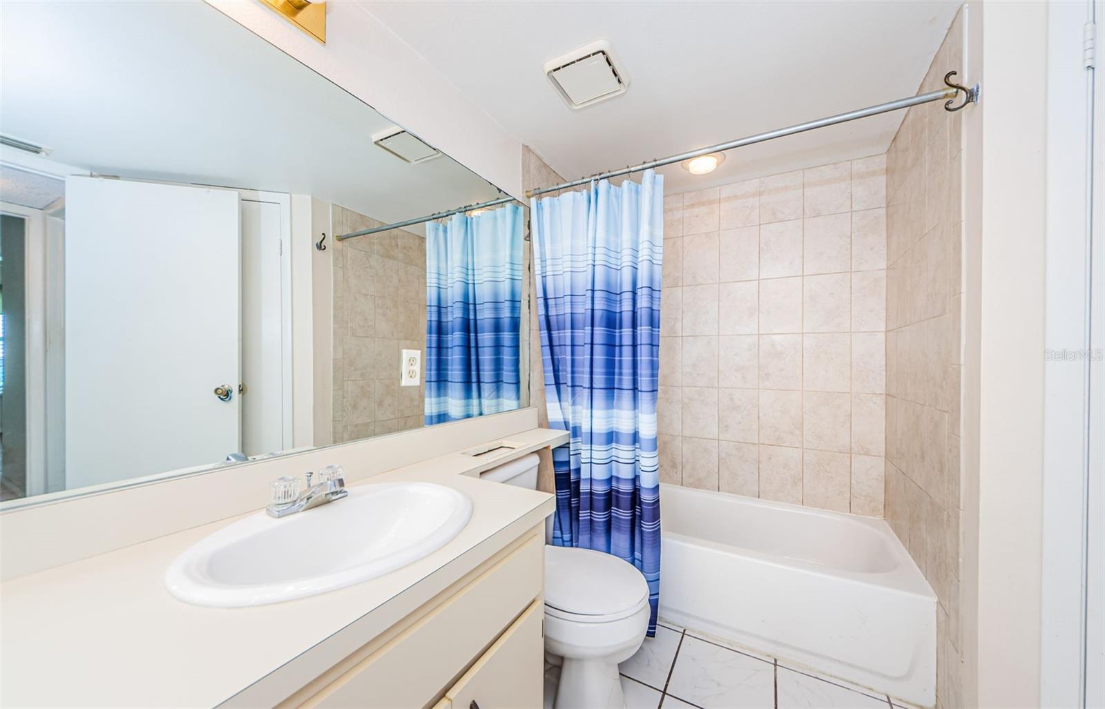 Image 24 of 65 For 5712 Biscayne Court 205