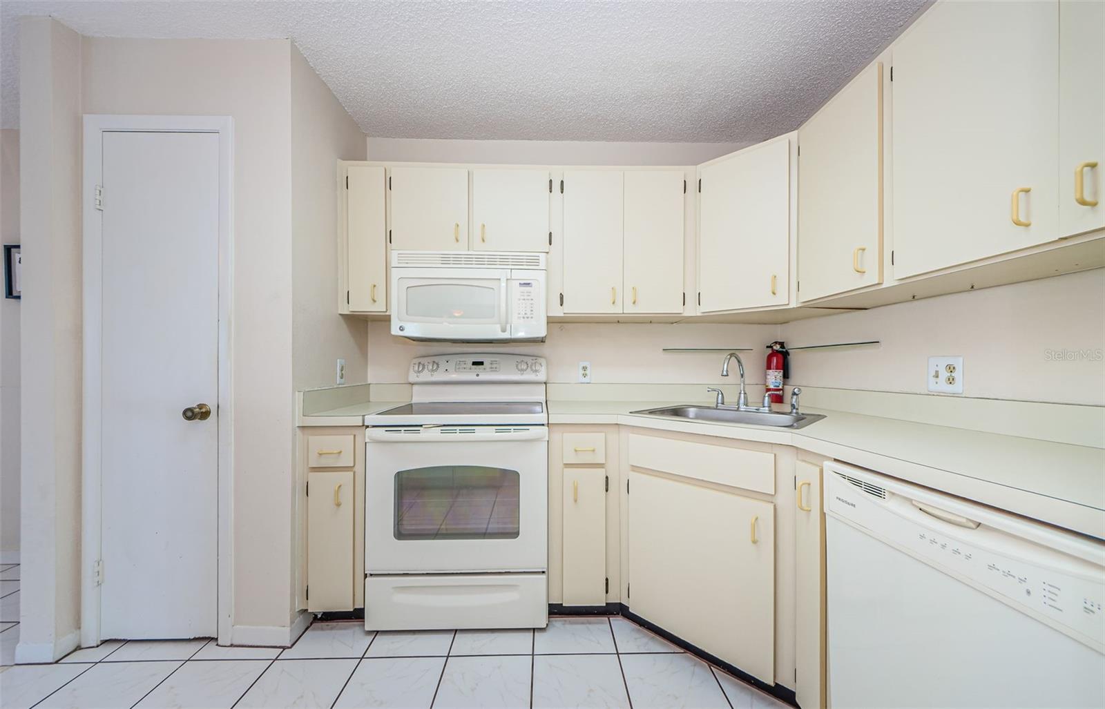 Image 9 of 65 For 5712 Biscayne Court 205