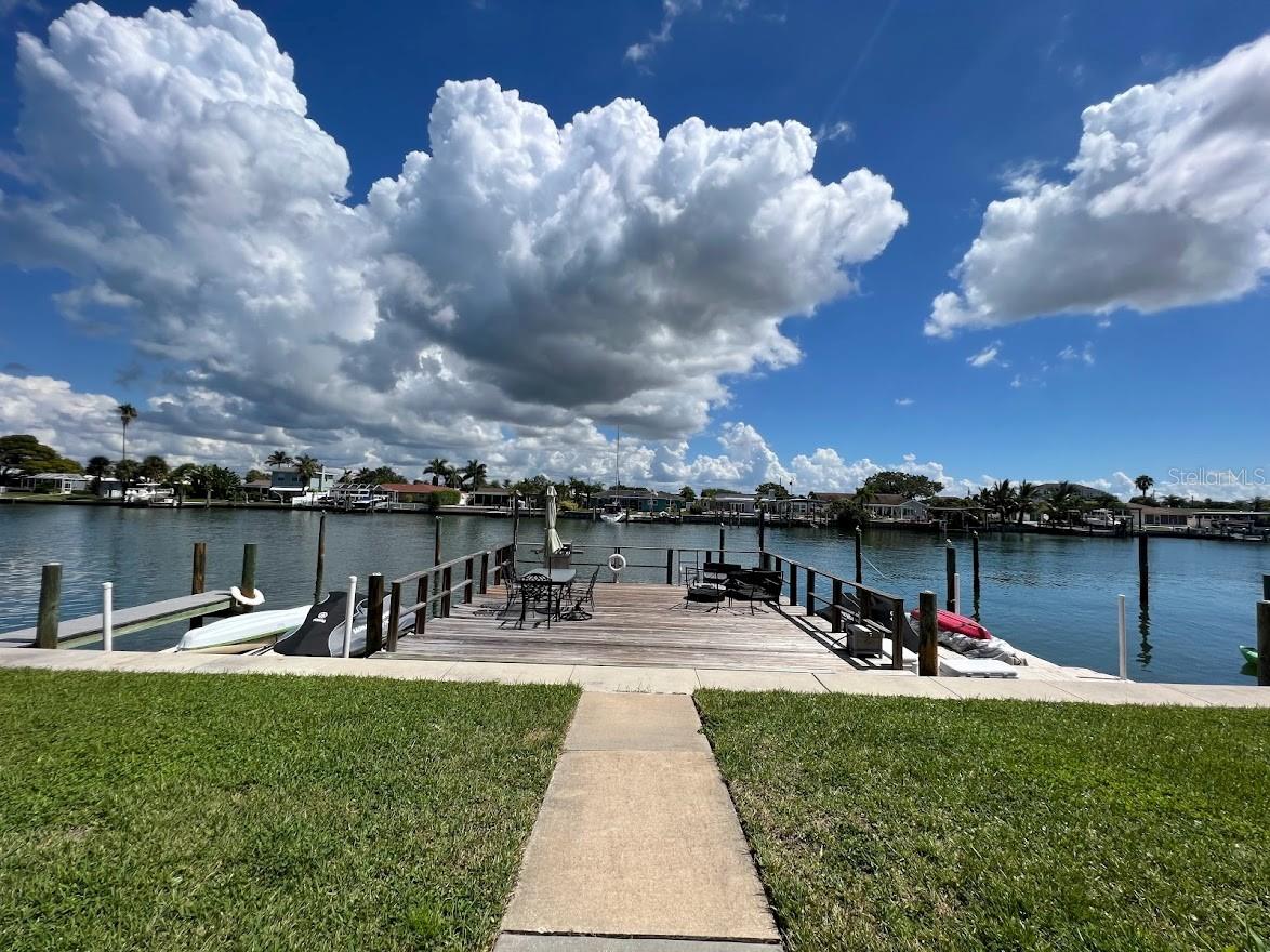 Image 4 of 23 For 333 Island Way 203