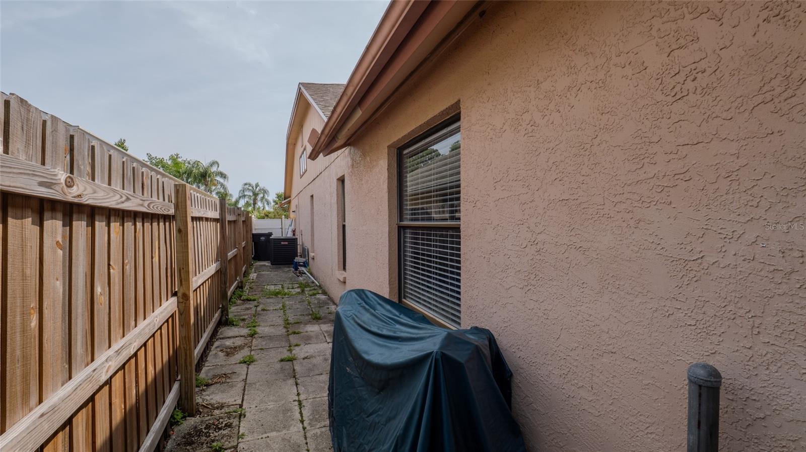 Image 45 of 48 For 9327 Pontiac Drive