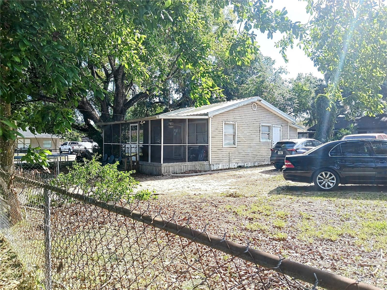 Image 17 of 19 For 5202 Lime Avenue