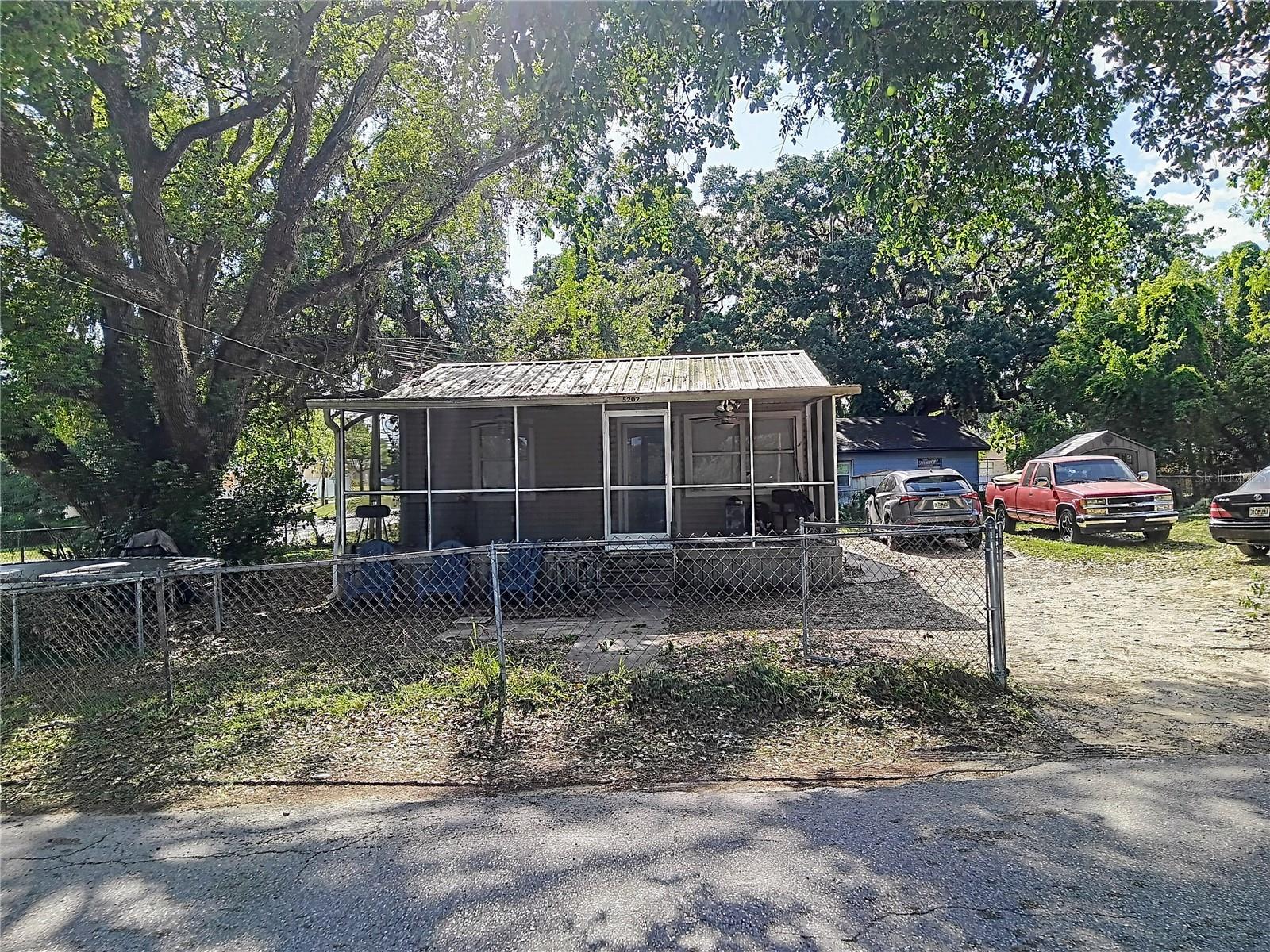 Image 18 of 19 For 5202 Lime Avenue