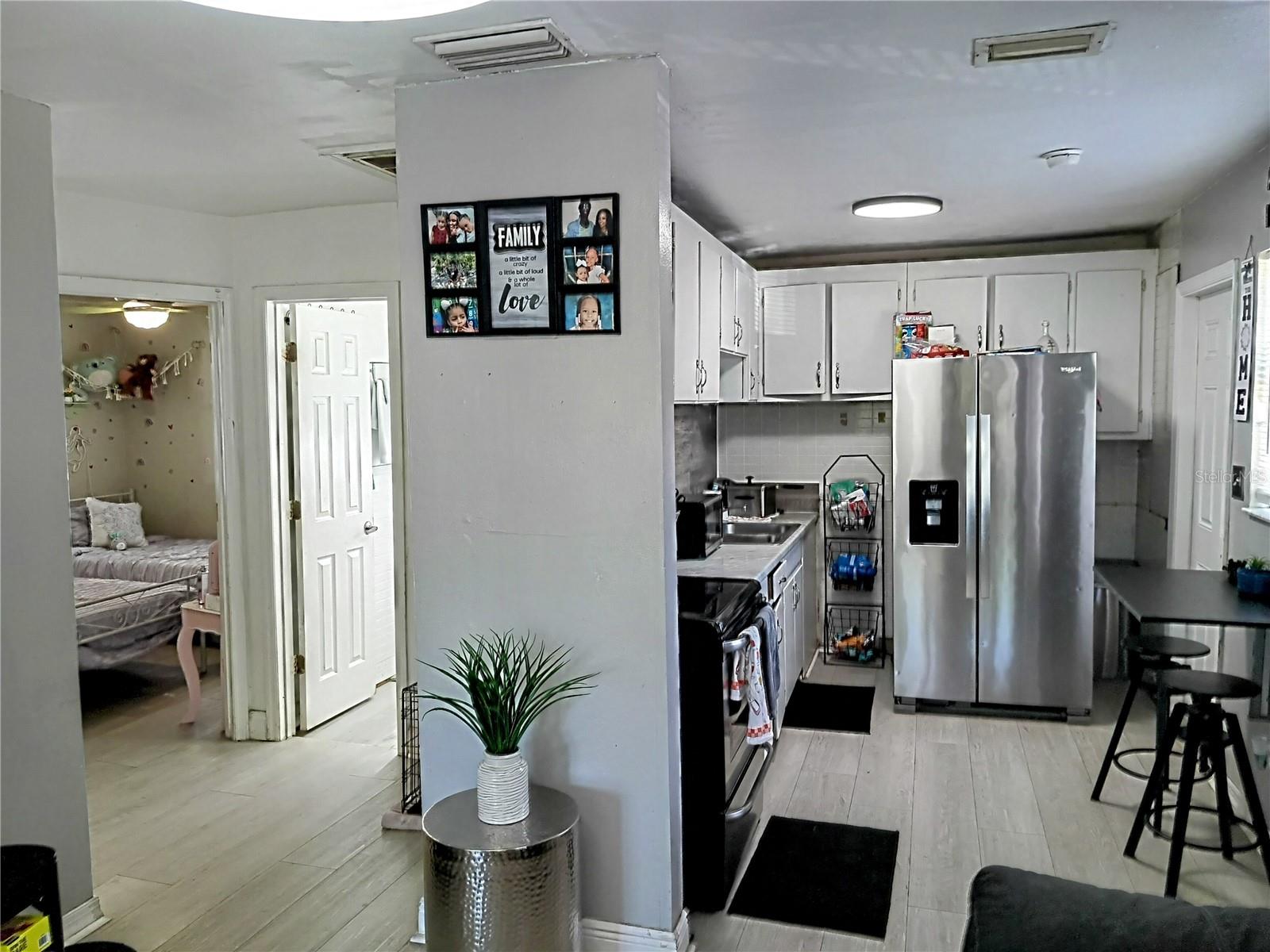 Image 6 of 19 For 5202 Lime Avenue