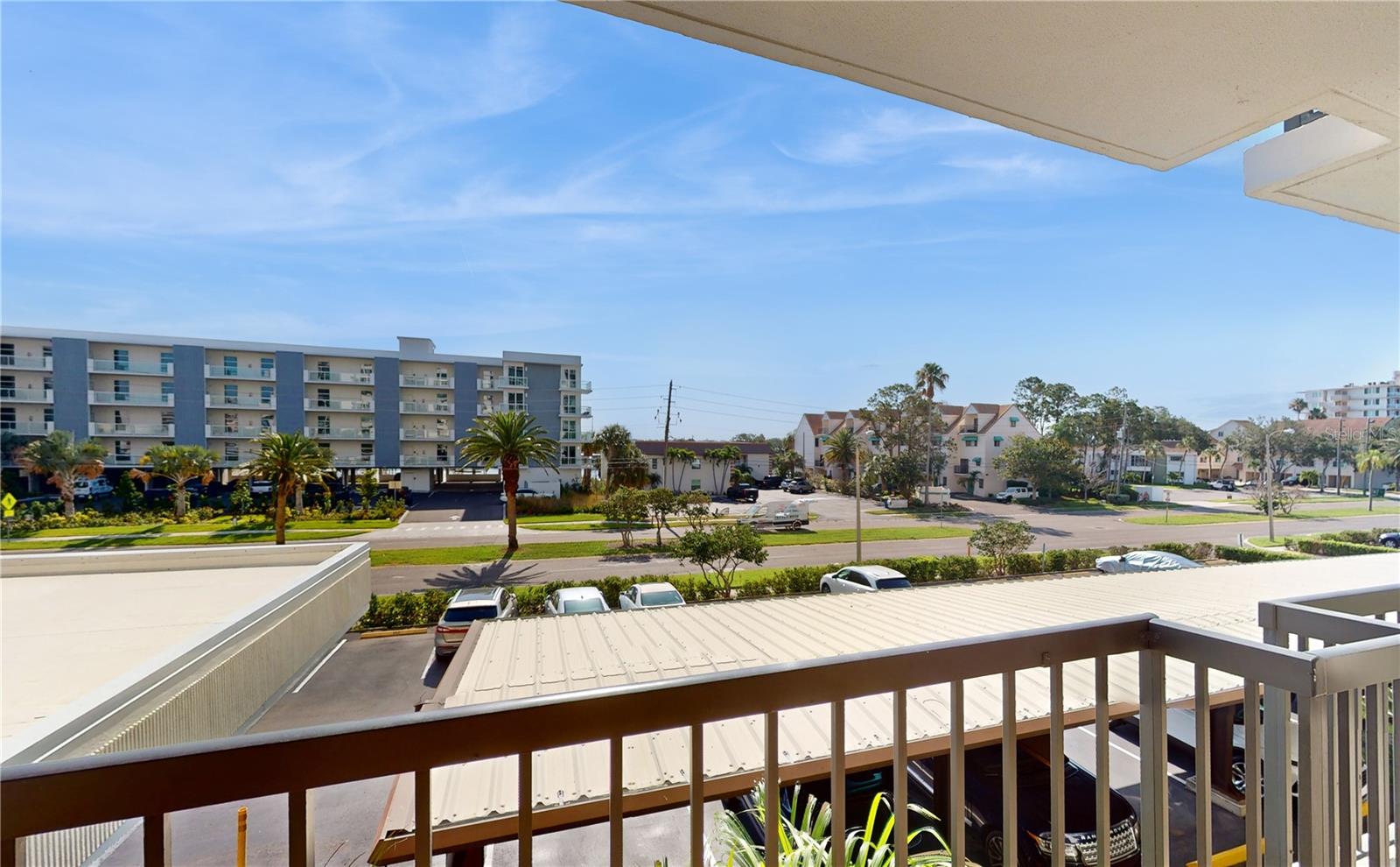 Image 33 of 36 For 400 Island Way 210