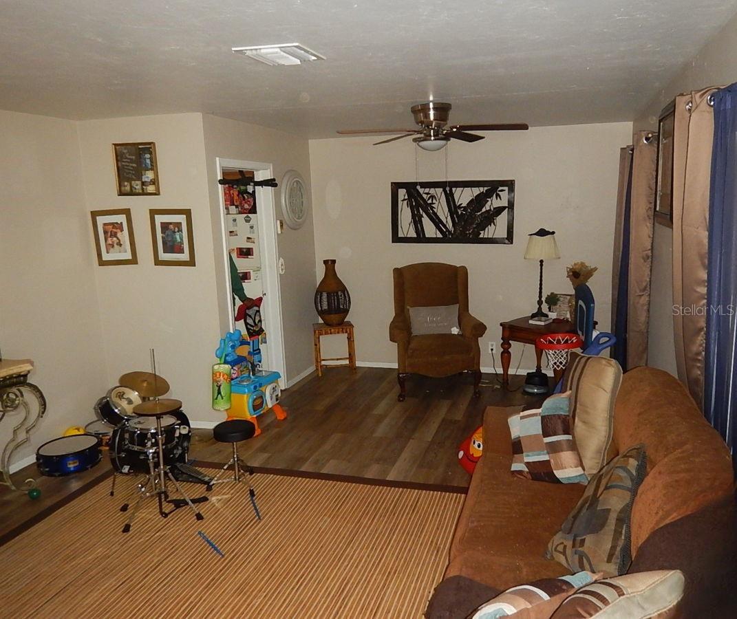 Image 11 of 27 For 1263 27th Street
