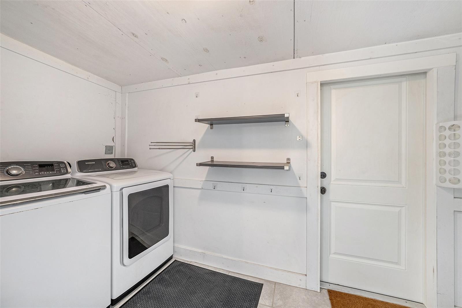 Image 14 of 29 For 1207 Giddens Avenue