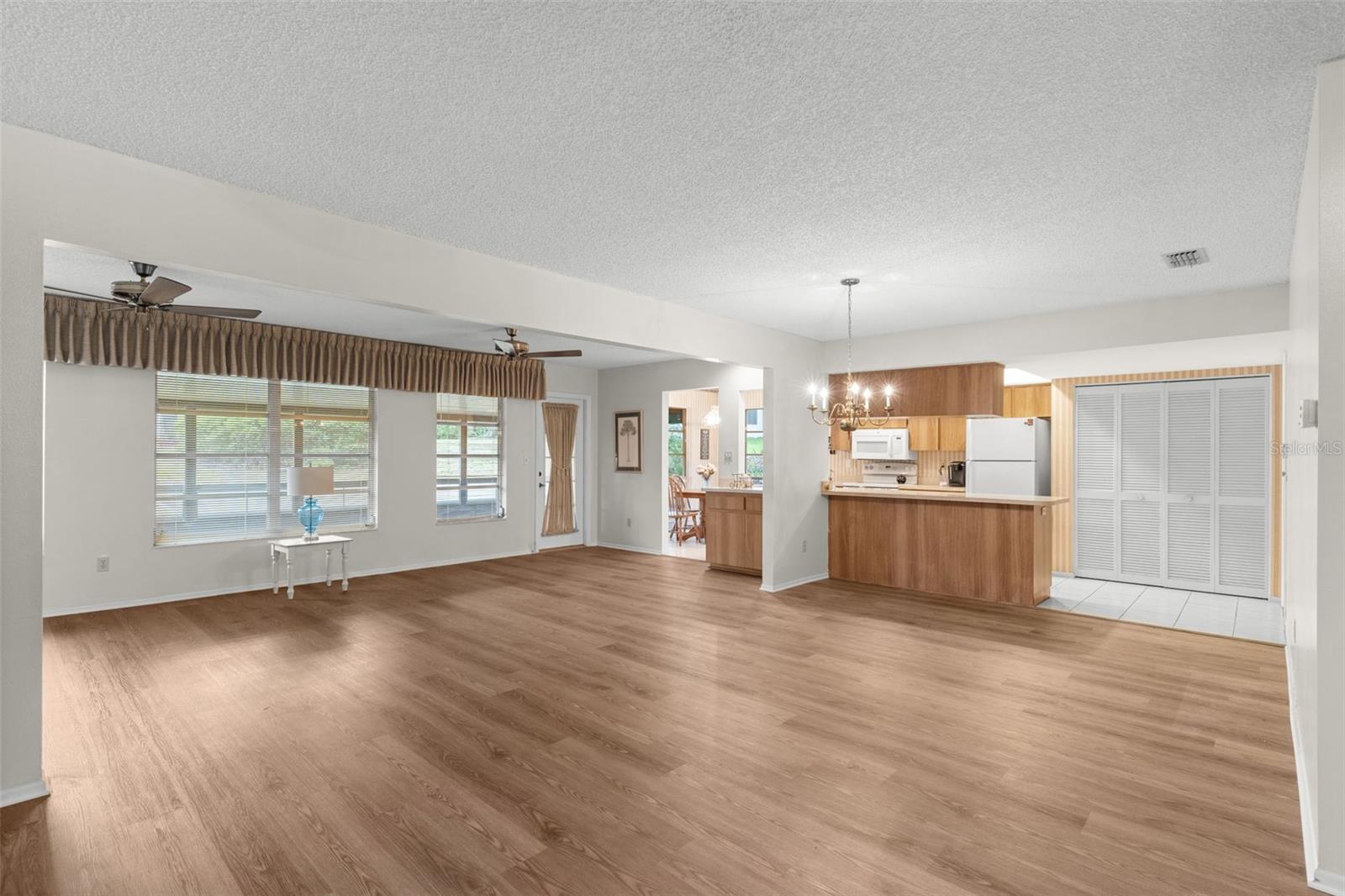 Image 4 of 34 For 1218 Gillespie Drive N