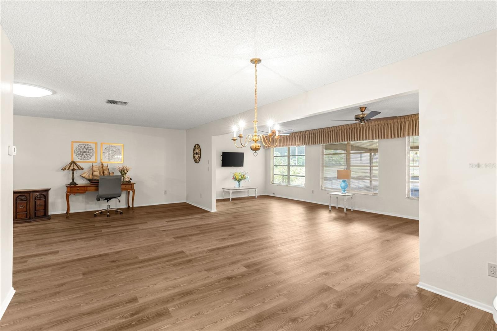 Image 5 of 34 For 1218 Gillespie Drive N