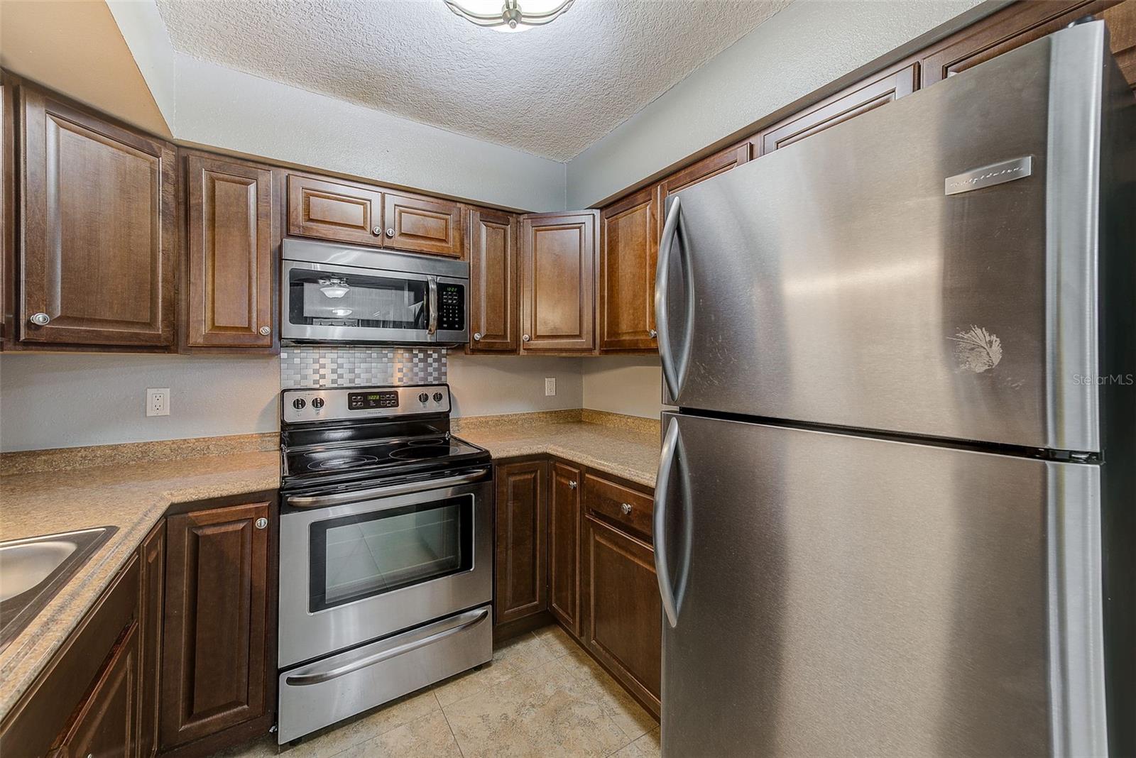 Image 11 of 43 For 2690 Coral Landings Boulevard 122
