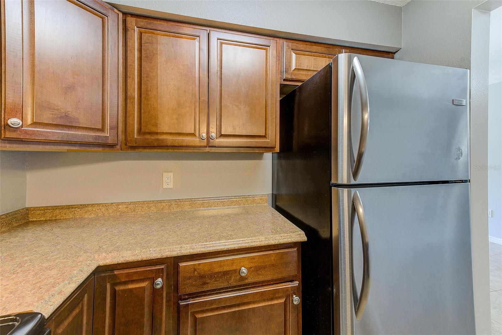 Image 13 of 43 For 2690 Coral Landings Boulevard 122