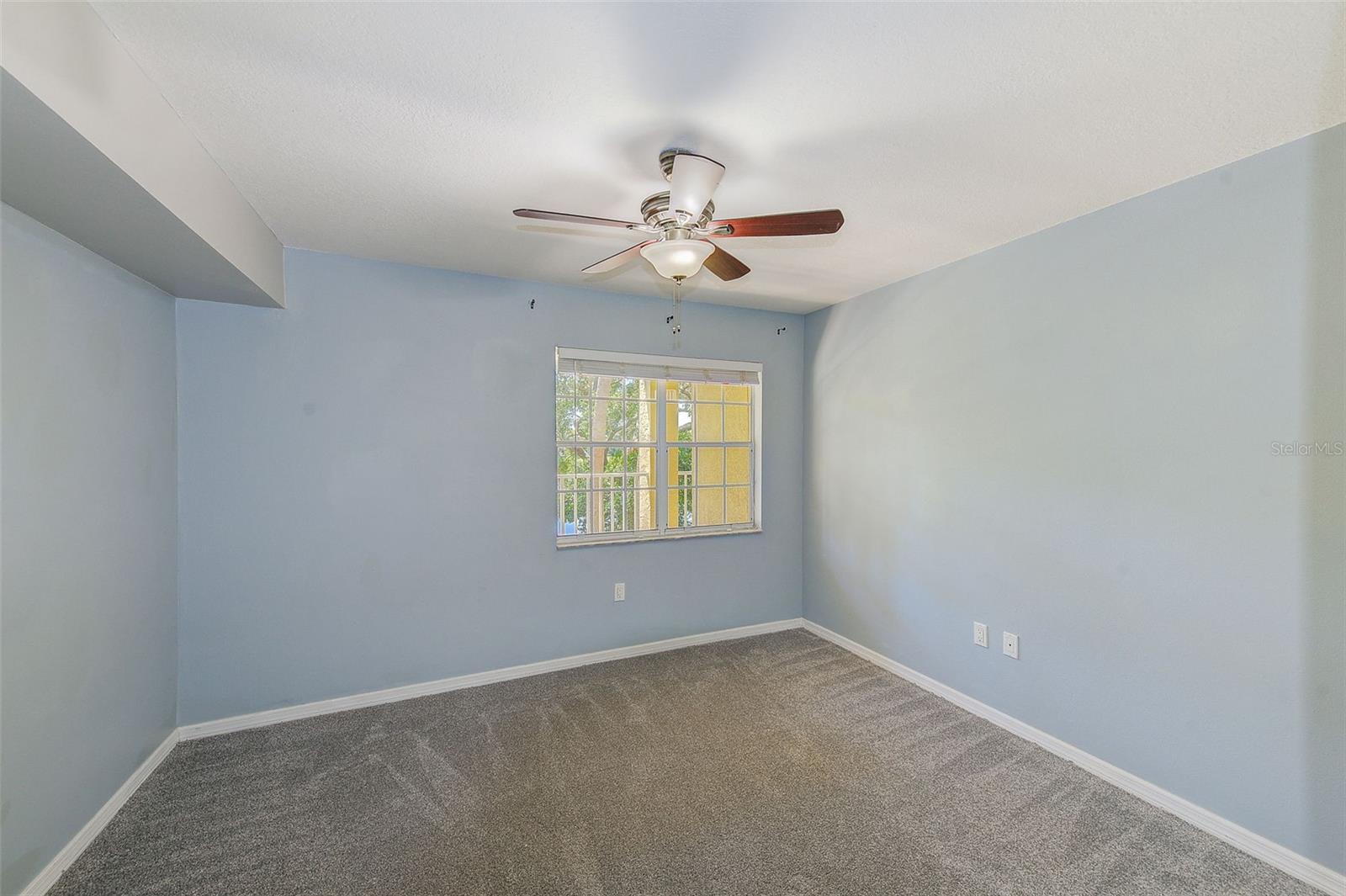 Image 19 of 43 For 2690 Coral Landings Boulevard 122