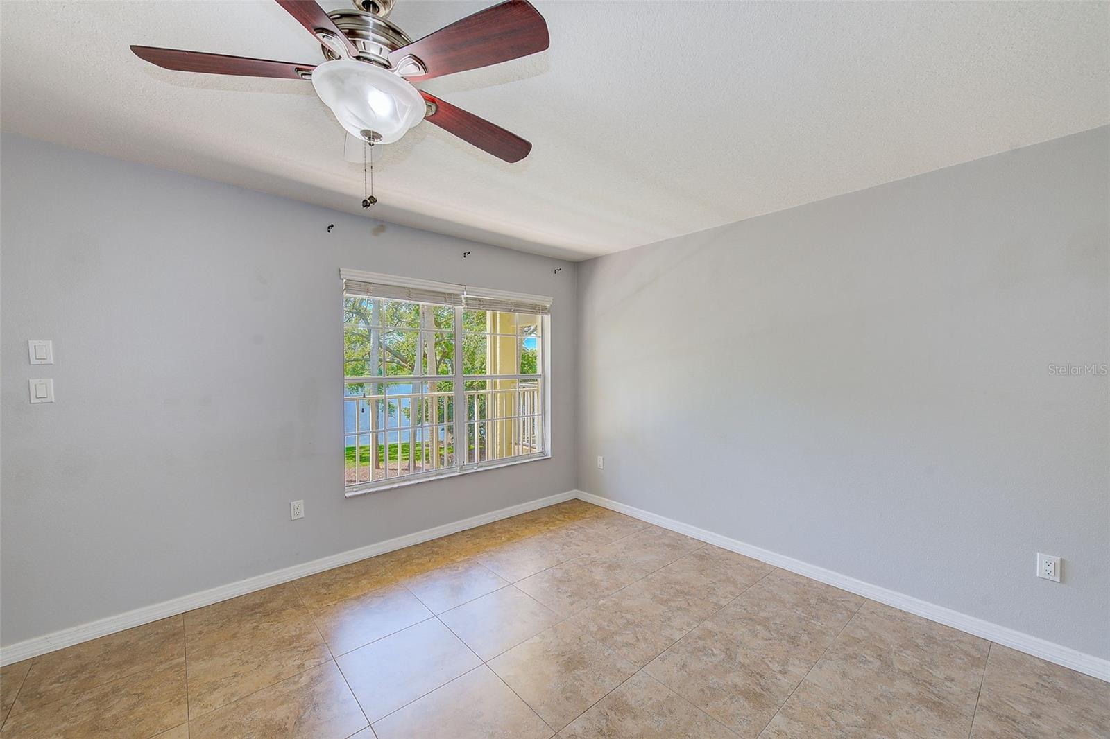 Image 5 of 43 For 2690 Coral Landings Boulevard 122