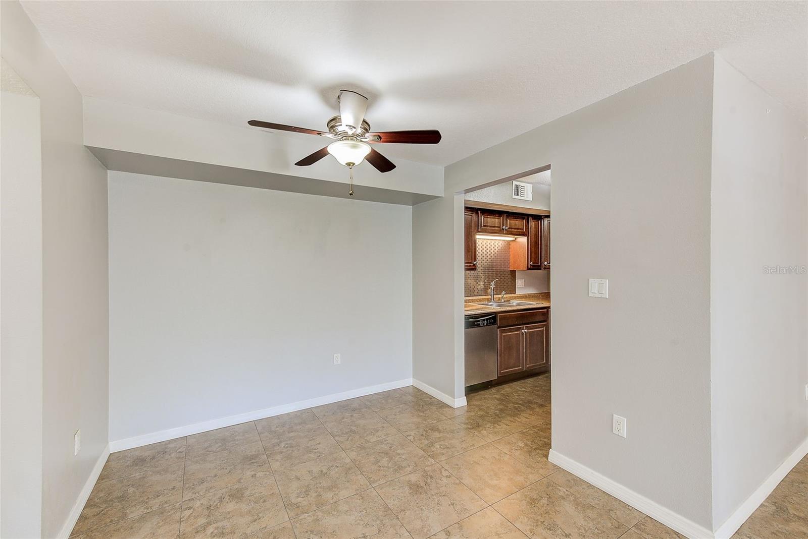 Image 7 of 43 For 2690 Coral Landings Boulevard 122