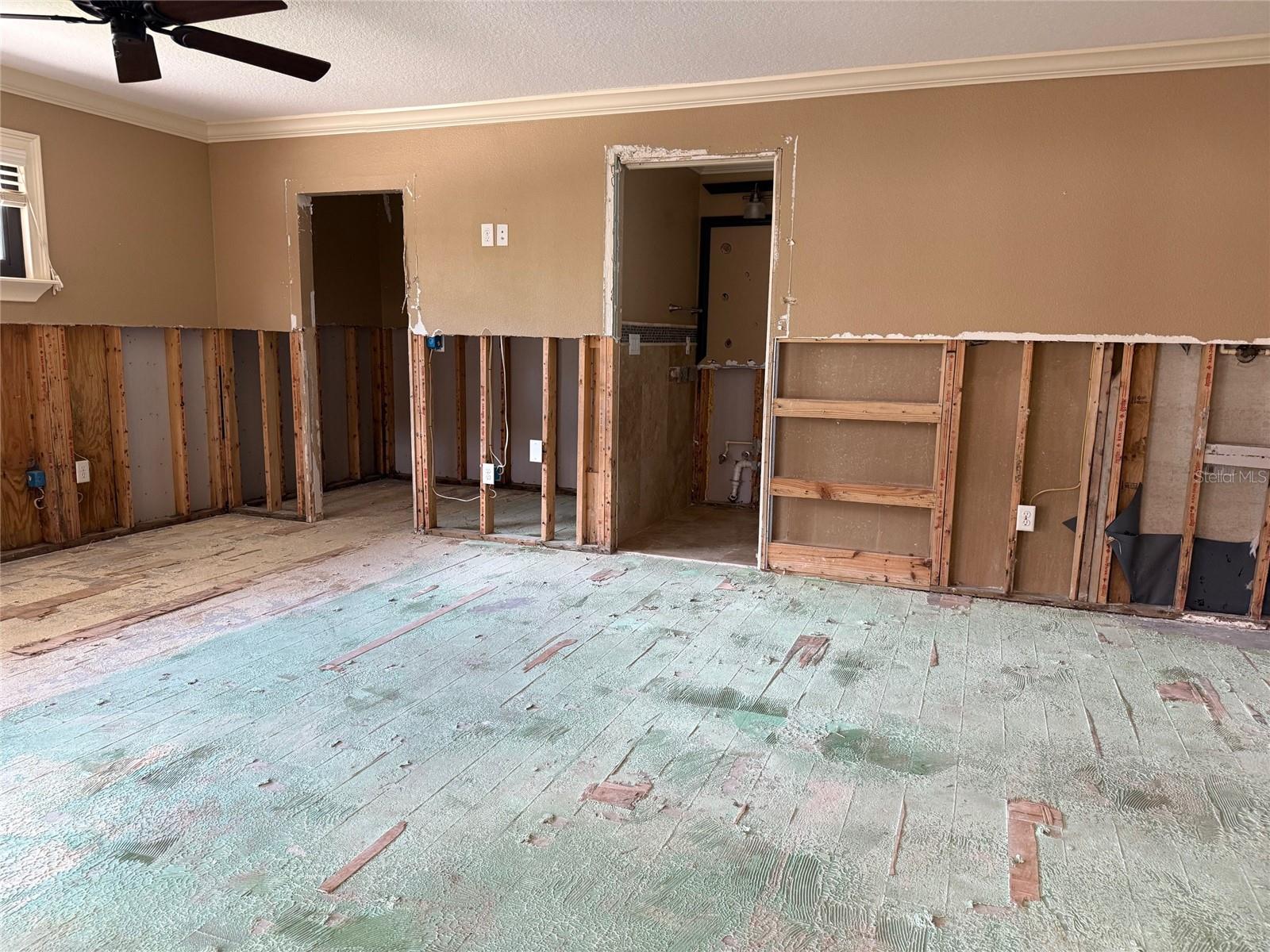 Image 23 of 38 For 833 Lantana Avenue