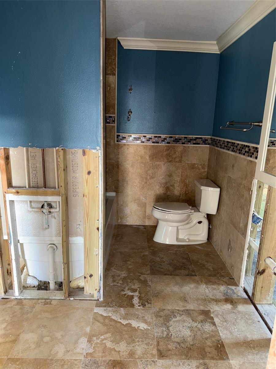Image 30 of 38 For 833 Lantana Avenue